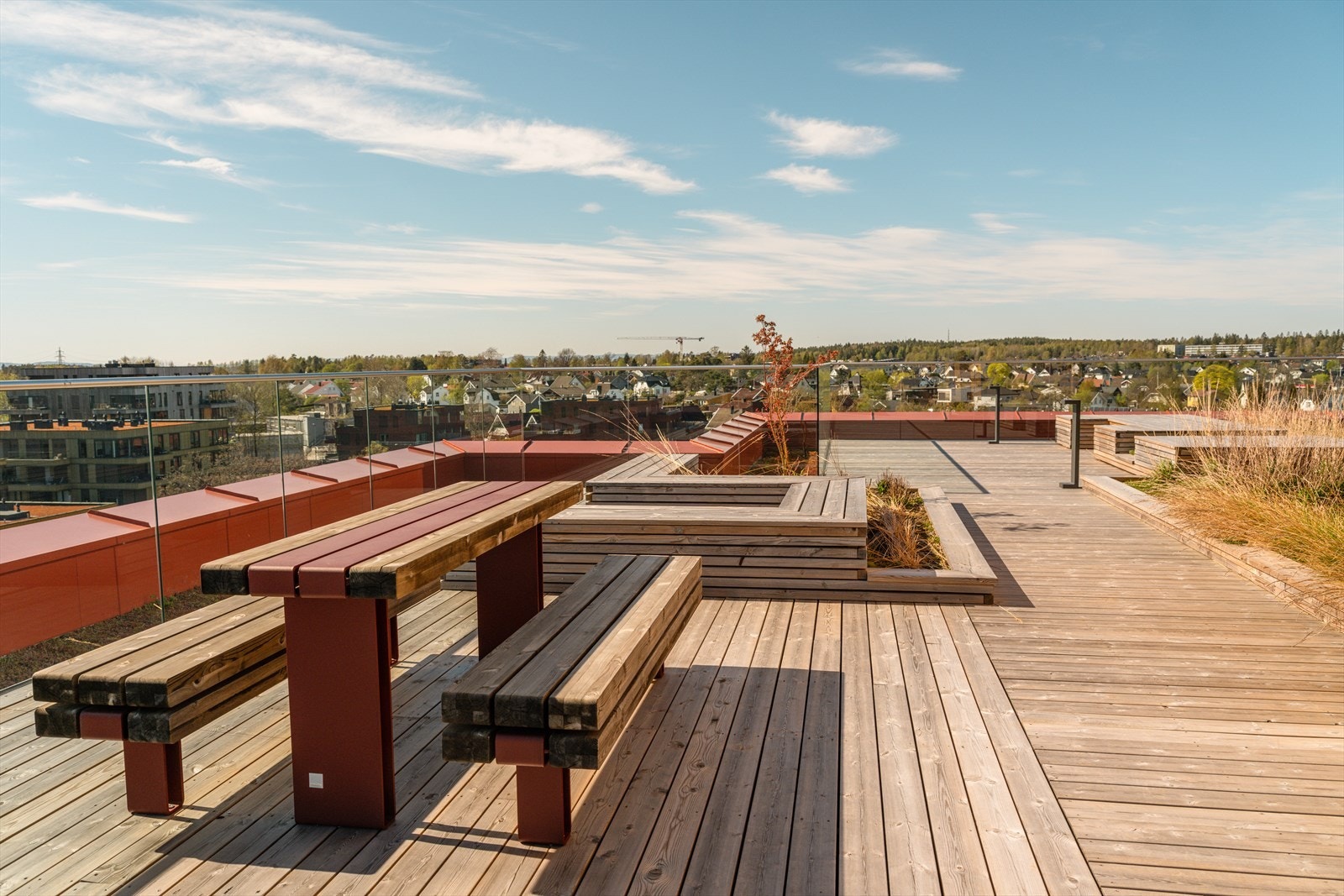 Beboerne i sameiet har tilgang til en flott takterrasse med nydelig utsikt Galleribilde