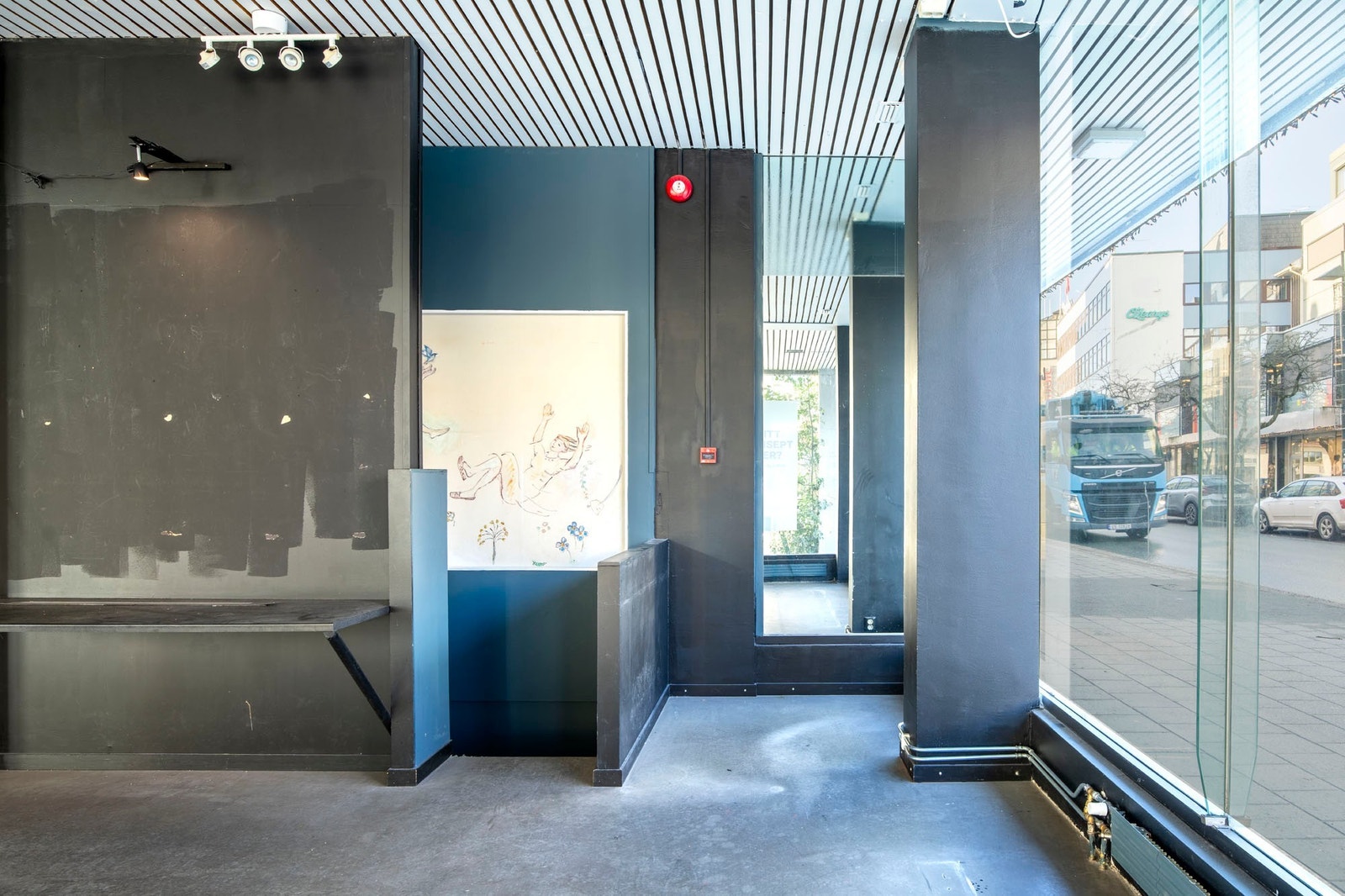 Del av lokalet med plass til utstilling eller kundemottak Galleribilde
