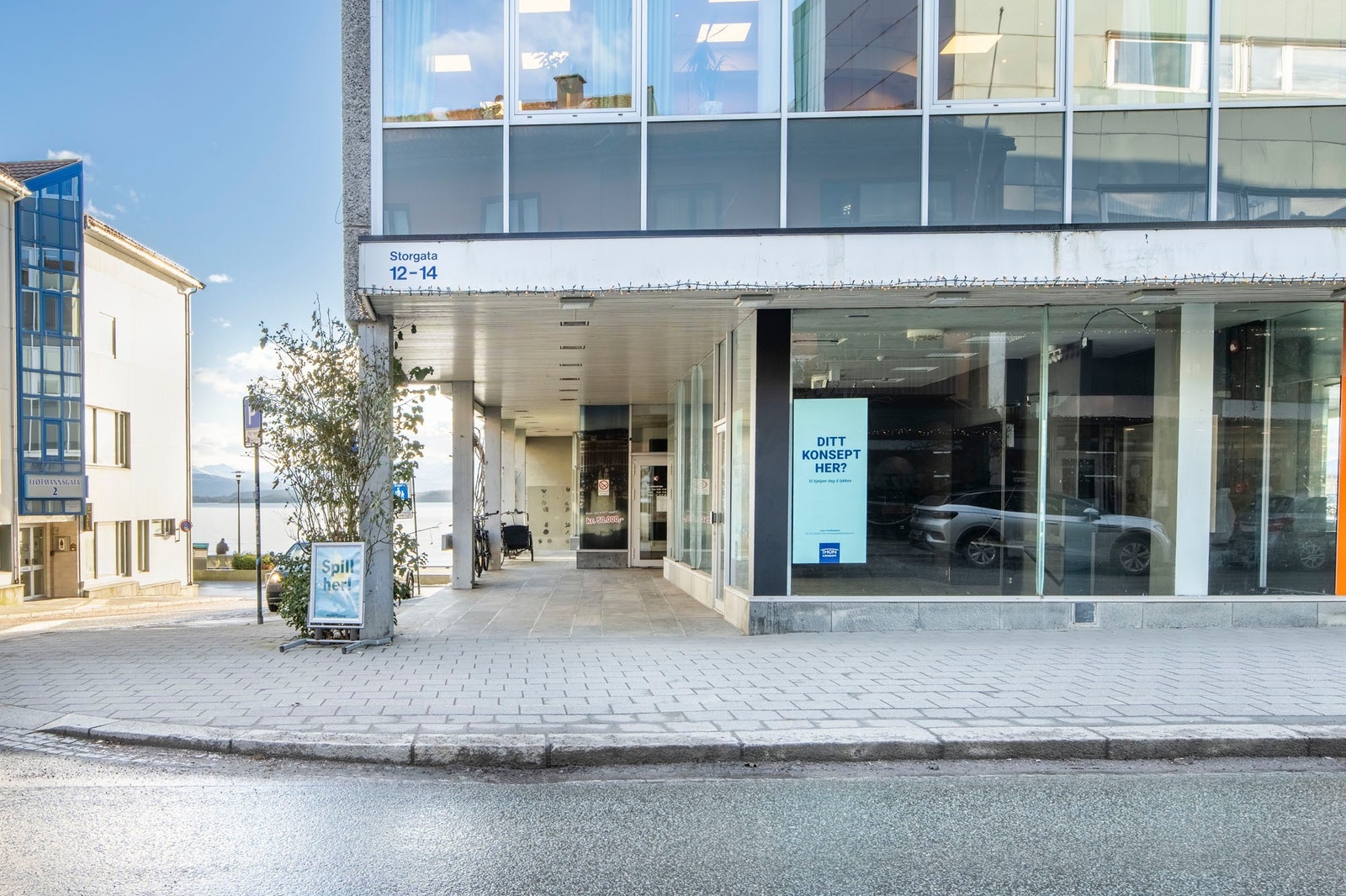 Hjørnelokale med sentral beliggenhet i Molde sentrum Galleribilde
