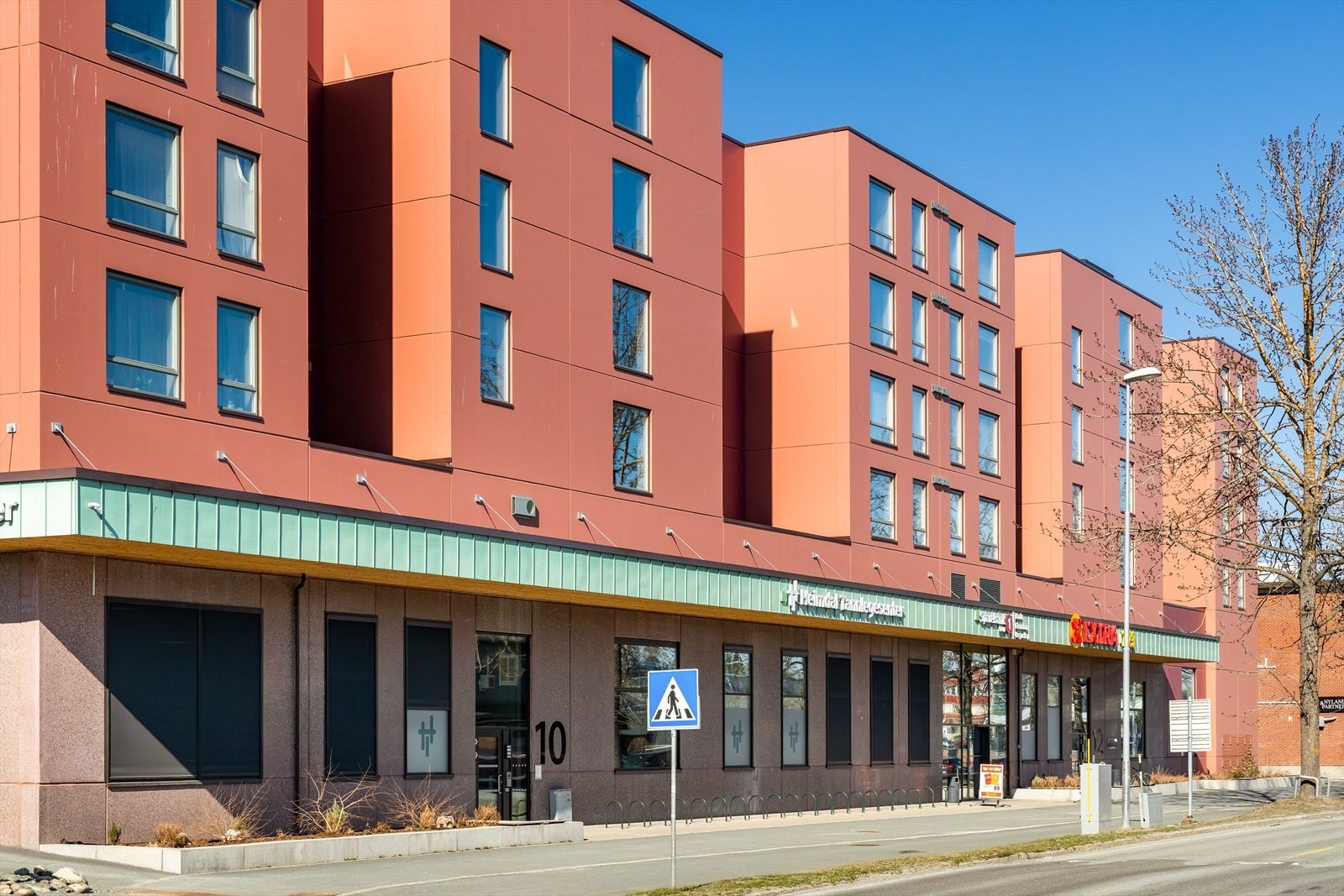 Umiddelbar nærhet til Coop Extra som ligger i 1.etasjen. Galleribilde