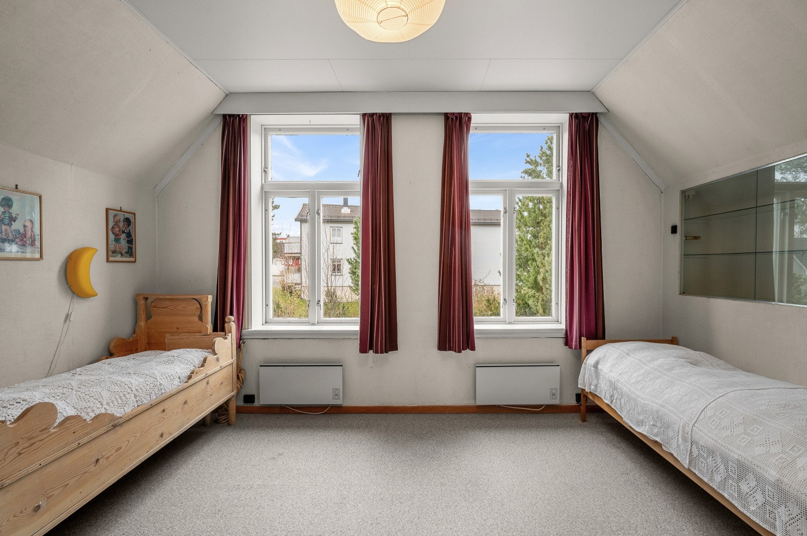 Boligne har hele fem soverom på hhv. 16m², 15,5m², 12m², 9m² og 6,5m² Galleribilde