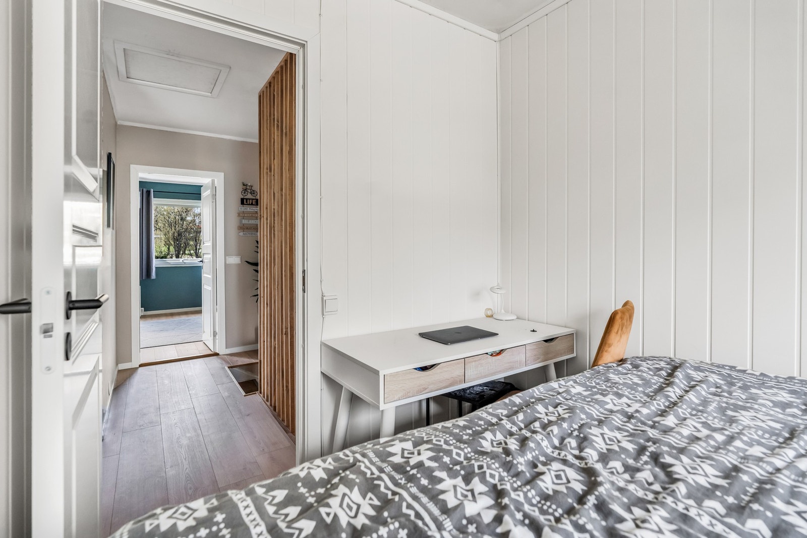 Rommet passer ypperlig som barnerom, gjesterom eller kontor. Galleribilde