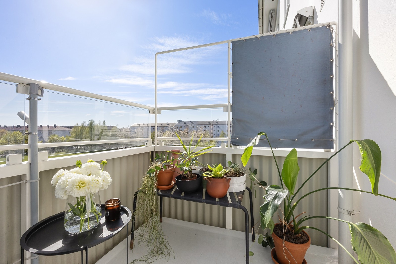 På balkongen er det gode solforhold med sol fra morgen til kveld. Galleribilde