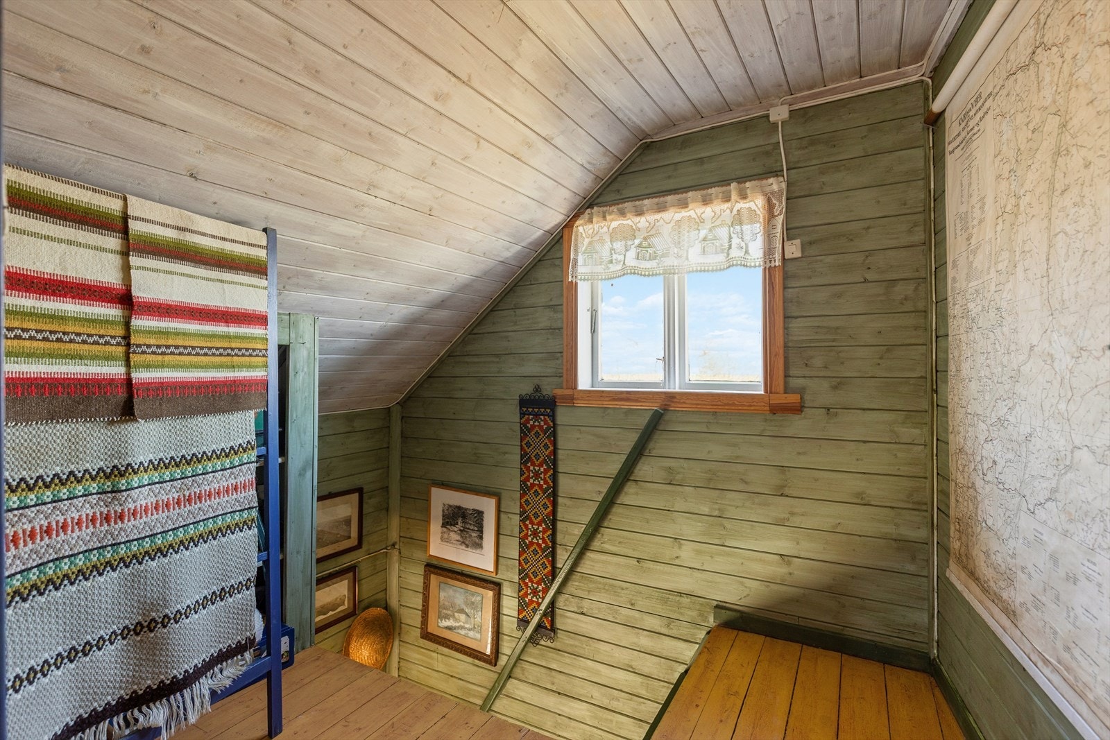 Gang i loftetasjen. Galleribilde