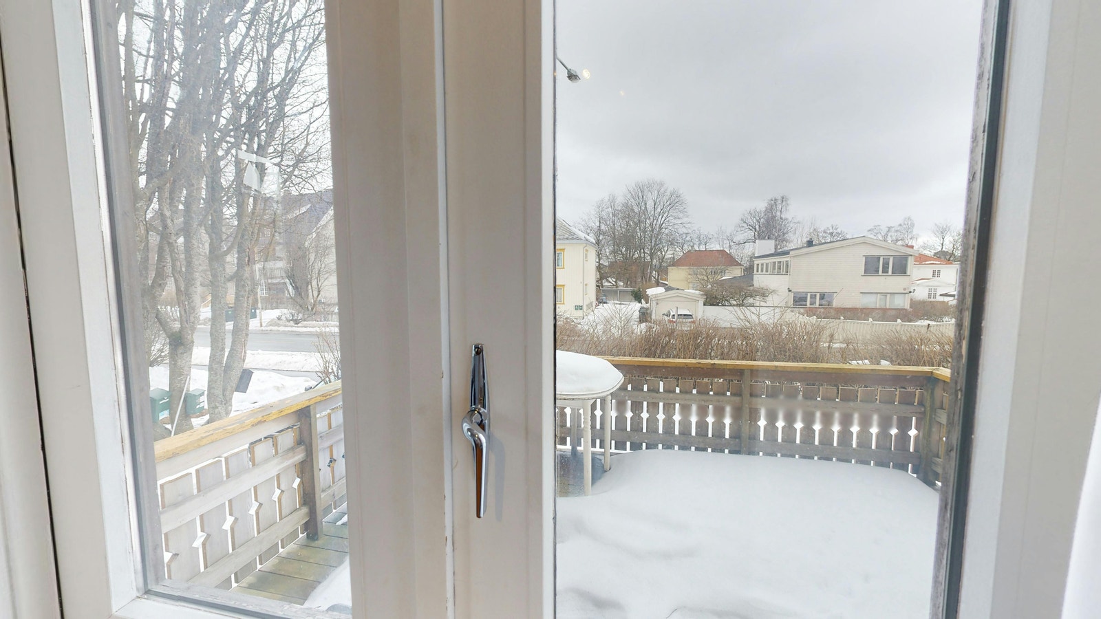 Balkong med utgang fra stuen Galleribilde