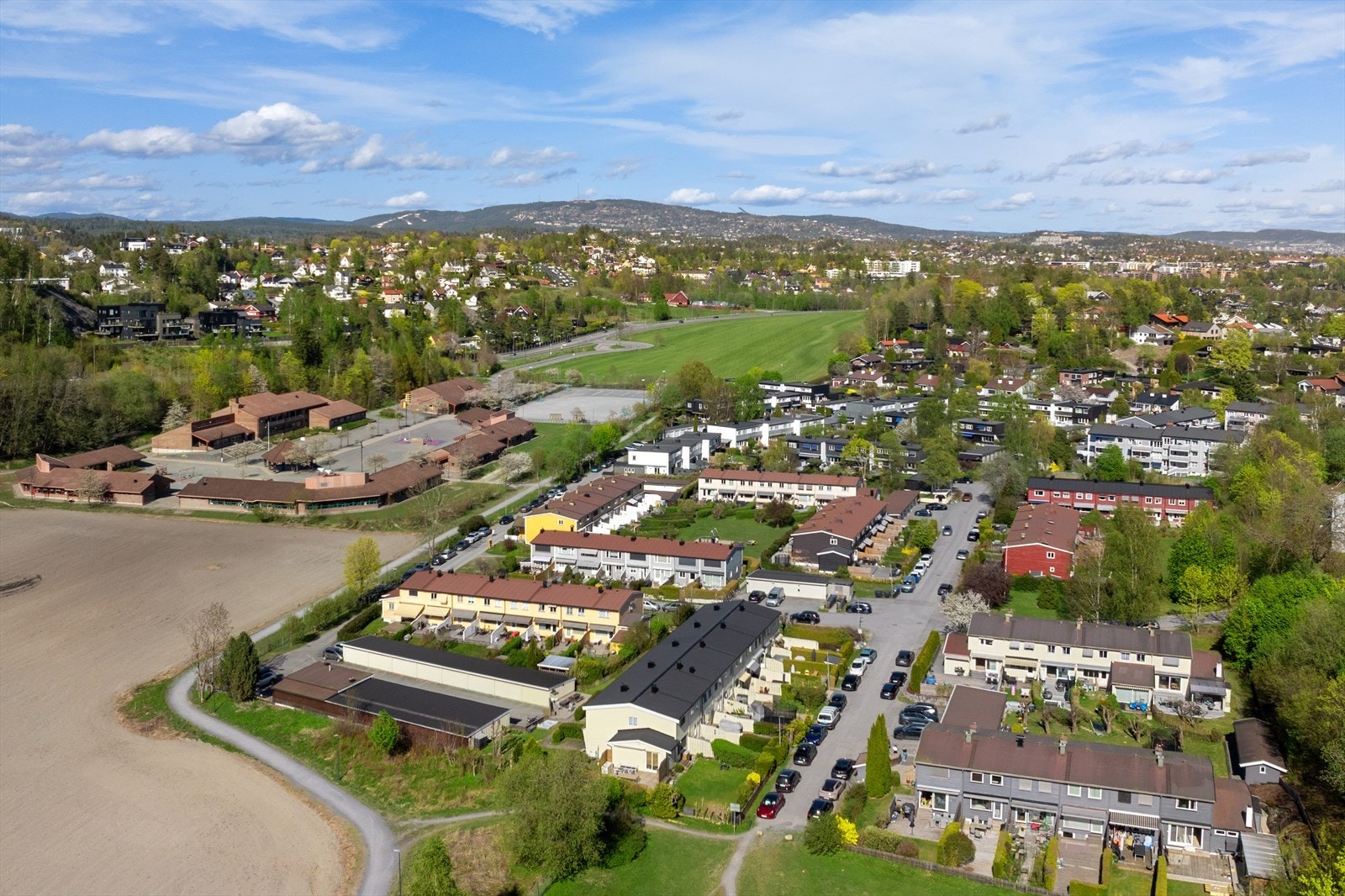 Nærområdet byr på gode turmuligheter i skog og mark. Galleribilde