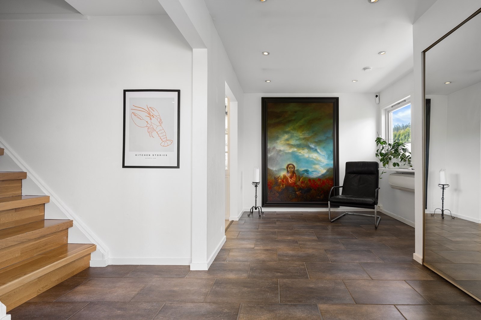 Luft/luft-varmepumpe sørger for effektiv oppvarming i første etasje. Galleribilde