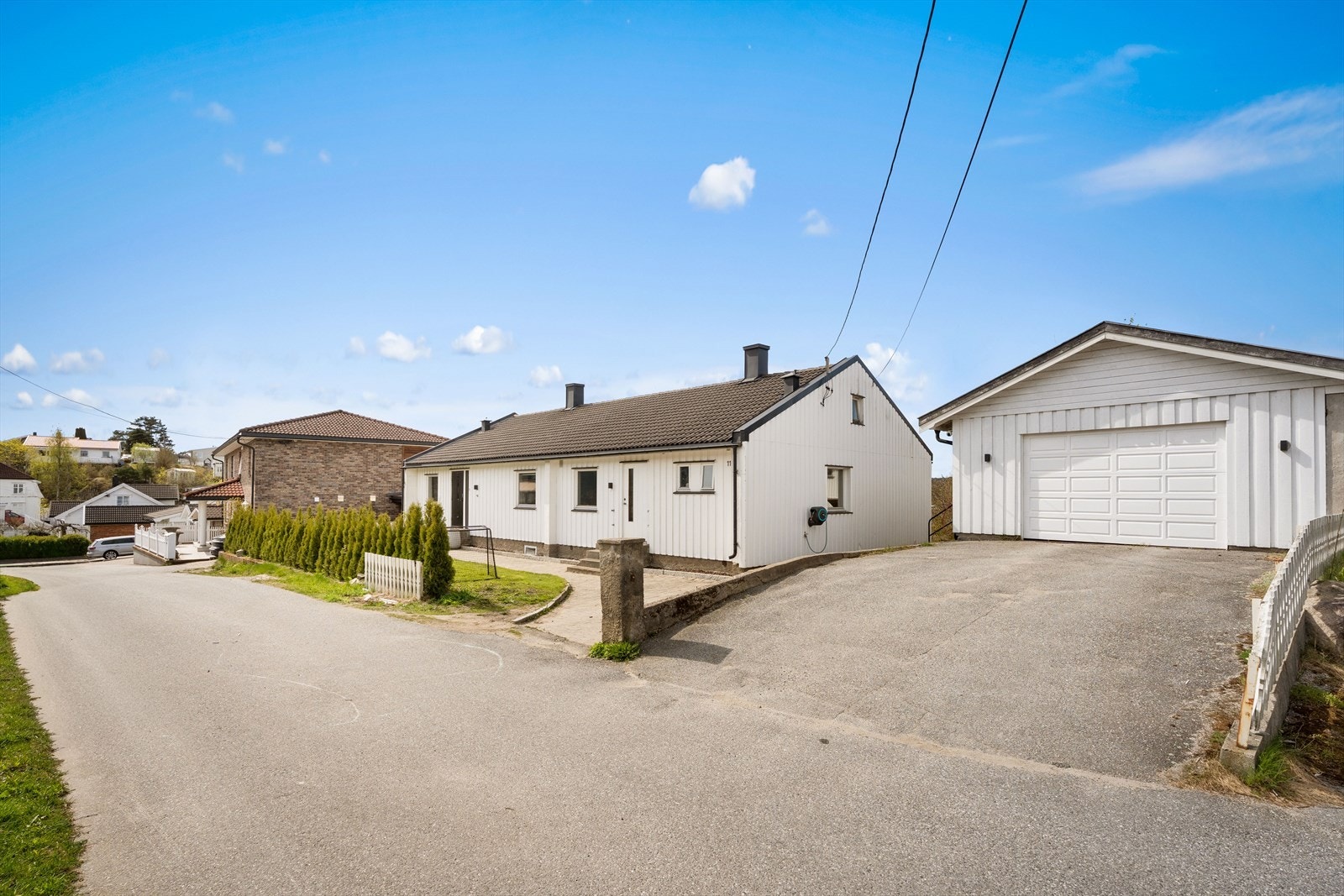Garasjen ble oppført i 1997 og er ca. 47 m². Galleribilde