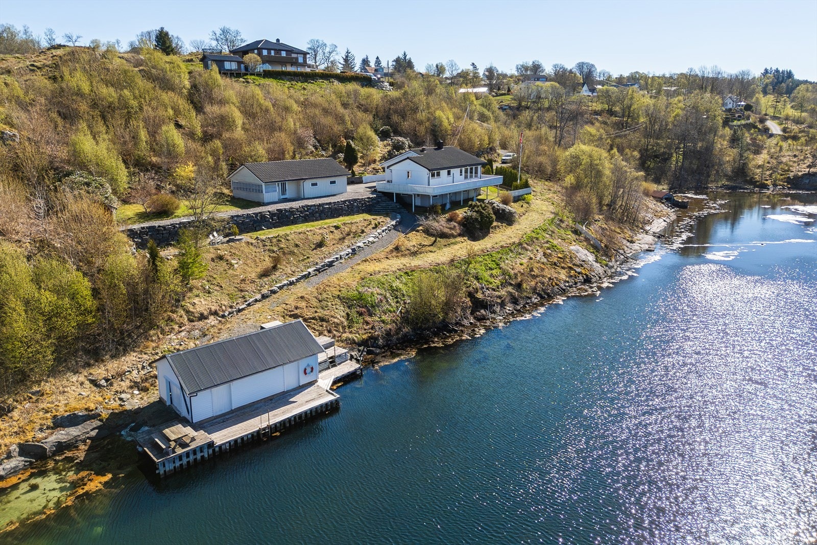 Her har man fri tilgang til sjø og de beste solforhold Galleribilde