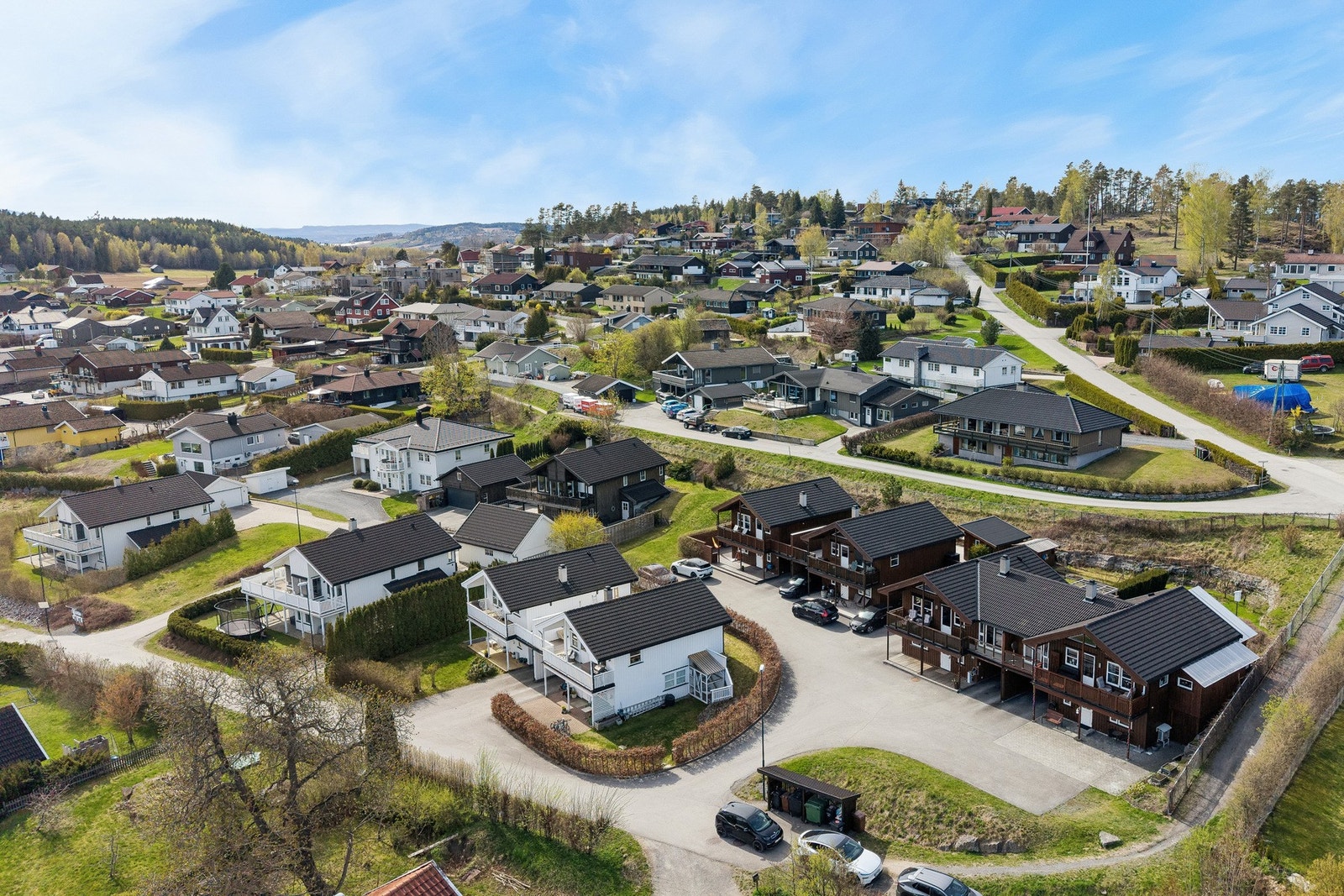 Velforeningen tar seg av brøyting/strøing om vinteren. Galleribilde