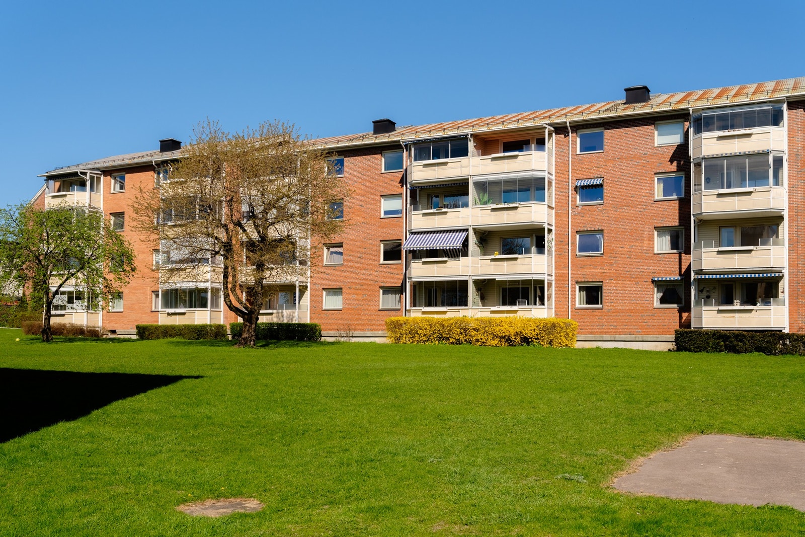 Her er det ingen gjennomgangstrafikk noe som gjør dette til et meget rolig og ikke minst et barnevennlig område. Galleribilde