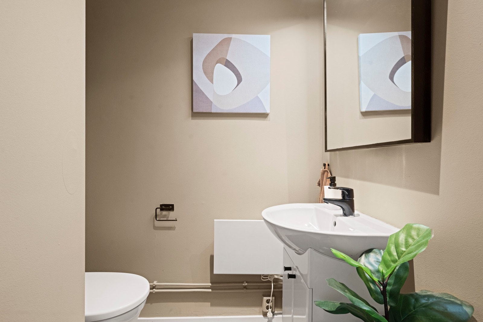 Praktisk wc-rom i 1.etg Galleribilde