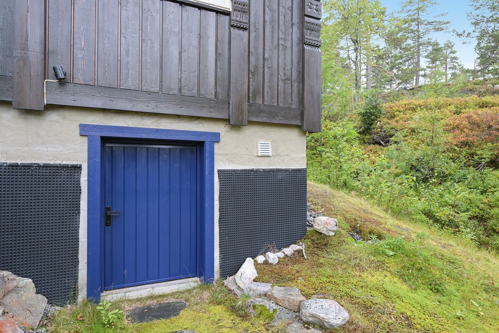 Kjellerinngang Galleribilde