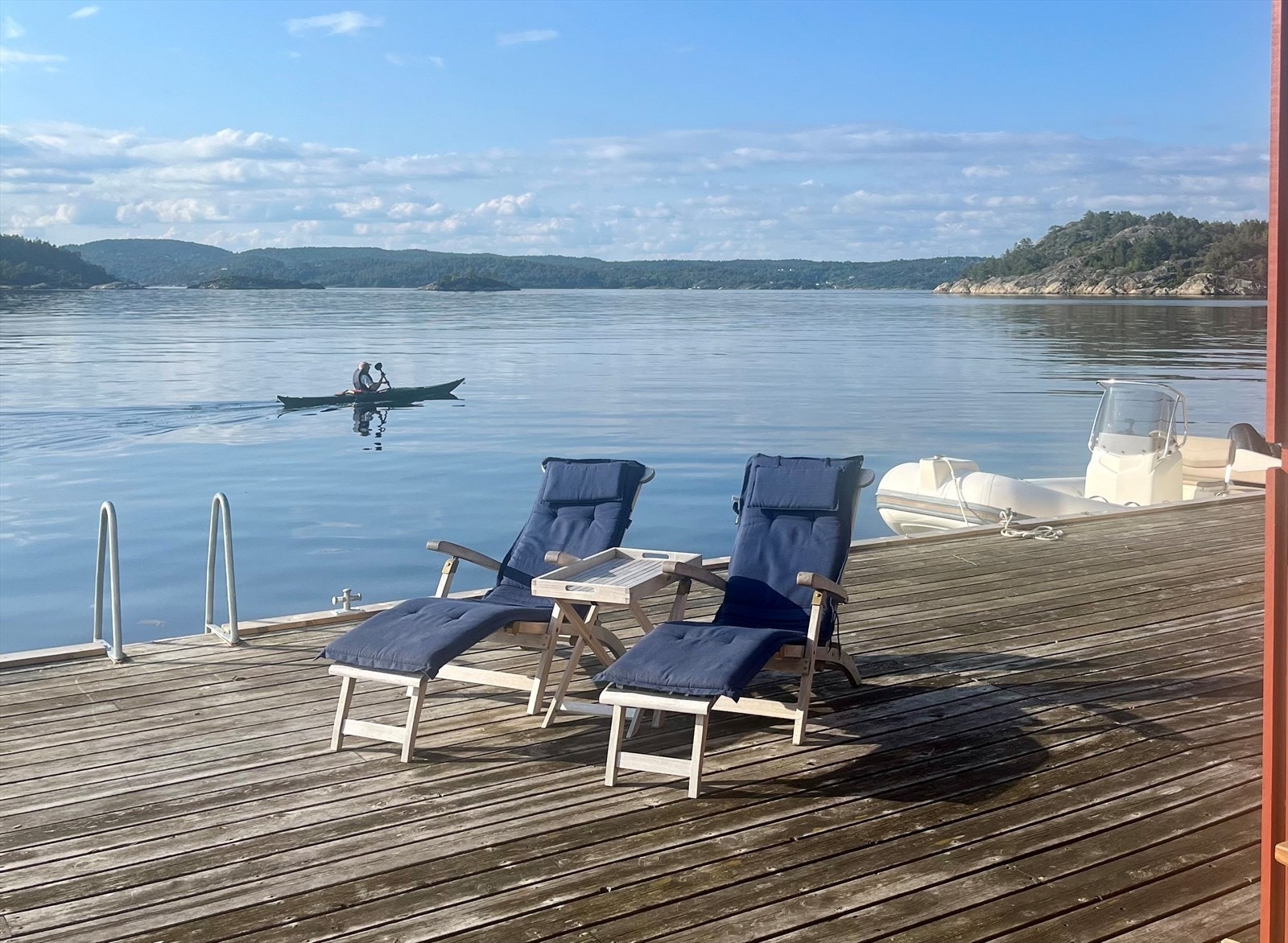 Velkommen til Arøy 67 - spektakulær sjøutsikt og optimale solforhold. Foto: Kay Myrstrand // Fokus Foto Galleribilde
