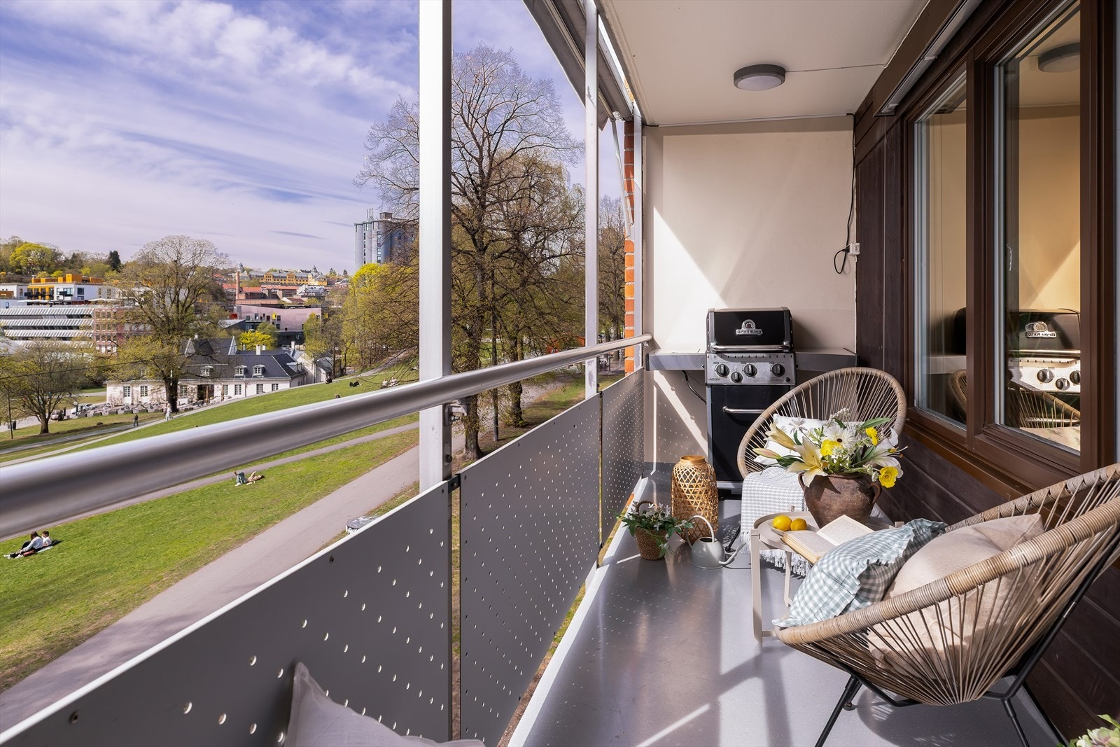 Her bor man midt i byens kjerne samtidig at man har tilgang til grønne lunger perfekt for avslapning. Galleribilde