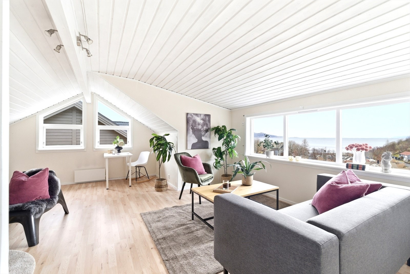 Loftstue av en god størrelse. Galleribilde