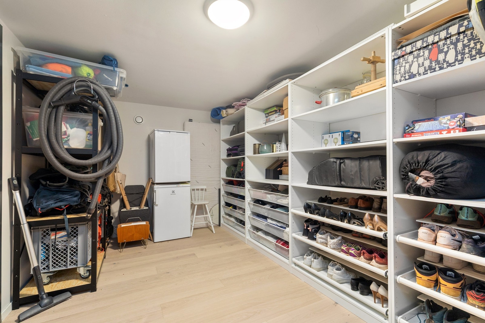 Meget romslig innvendig bod Galleribilde