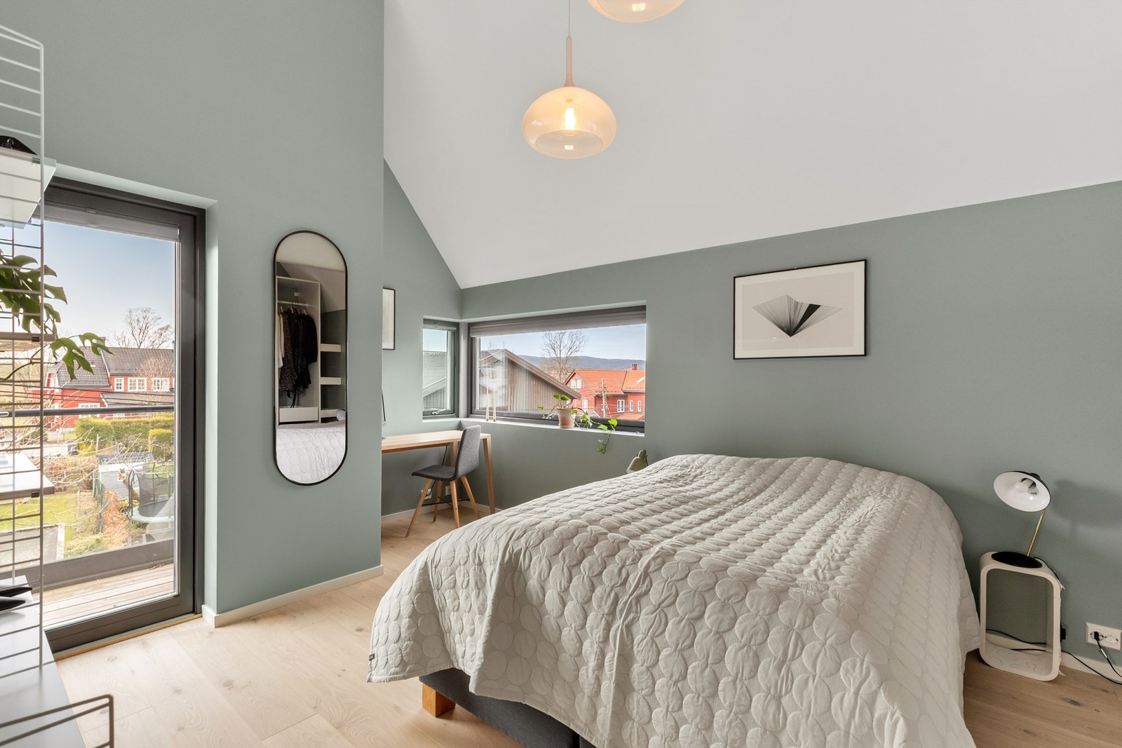 God plass til dobbeltseng Galleribilde