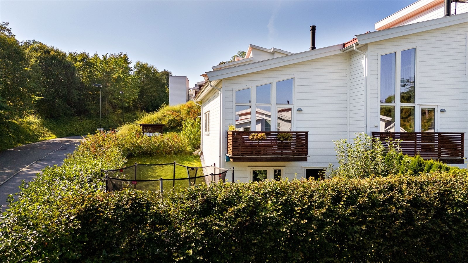 Tiltalende enderekkehus ved Vollen sentrum. Galleribilde
