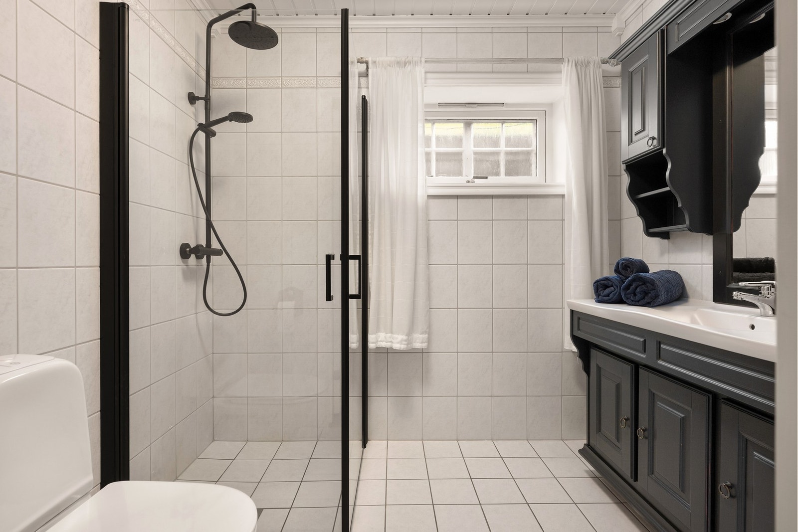 Badet i kjeller er også fra byggeår Galleribilde