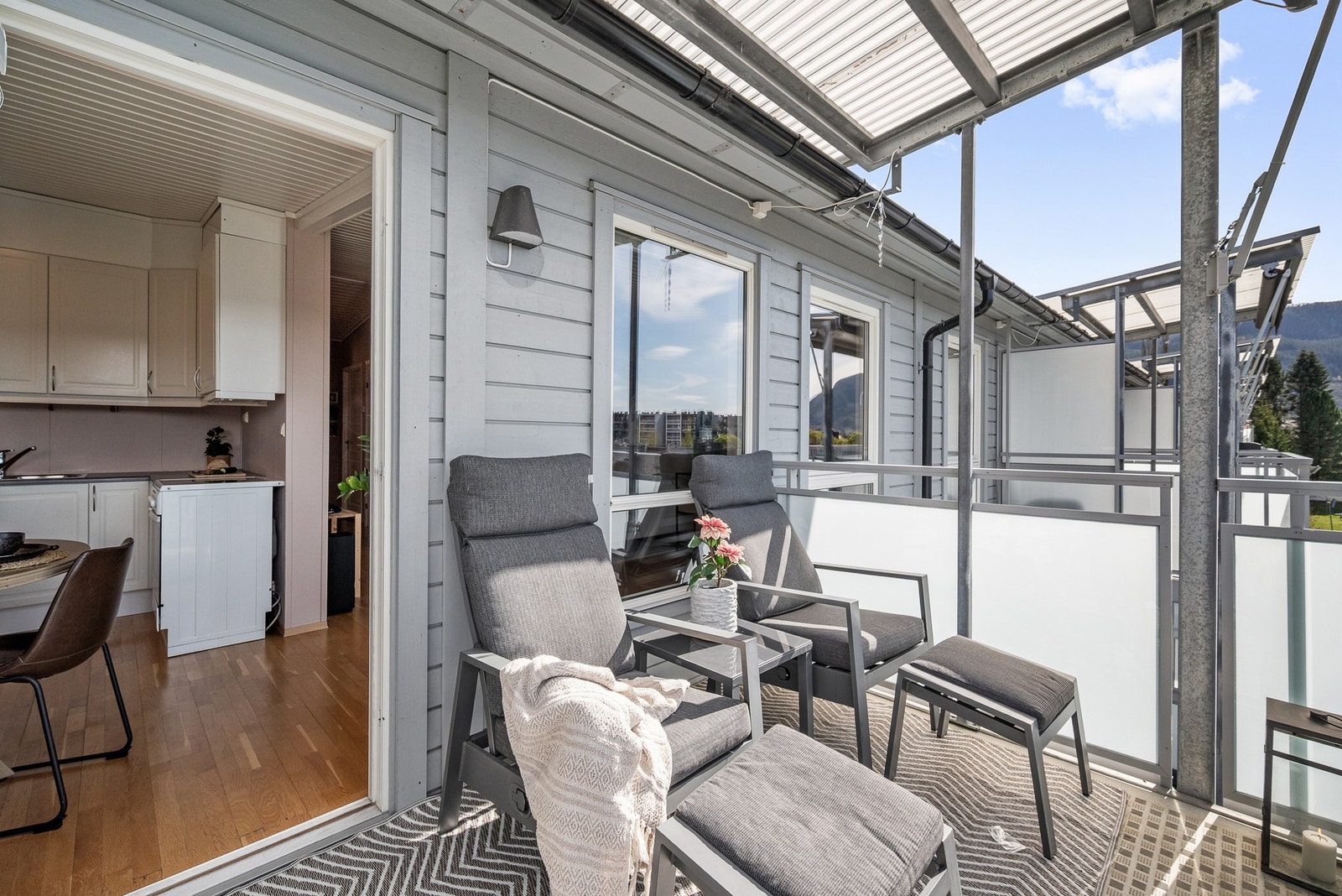 Verandaen er på 7m² og byr på flotte solforhold. Galleribilde
