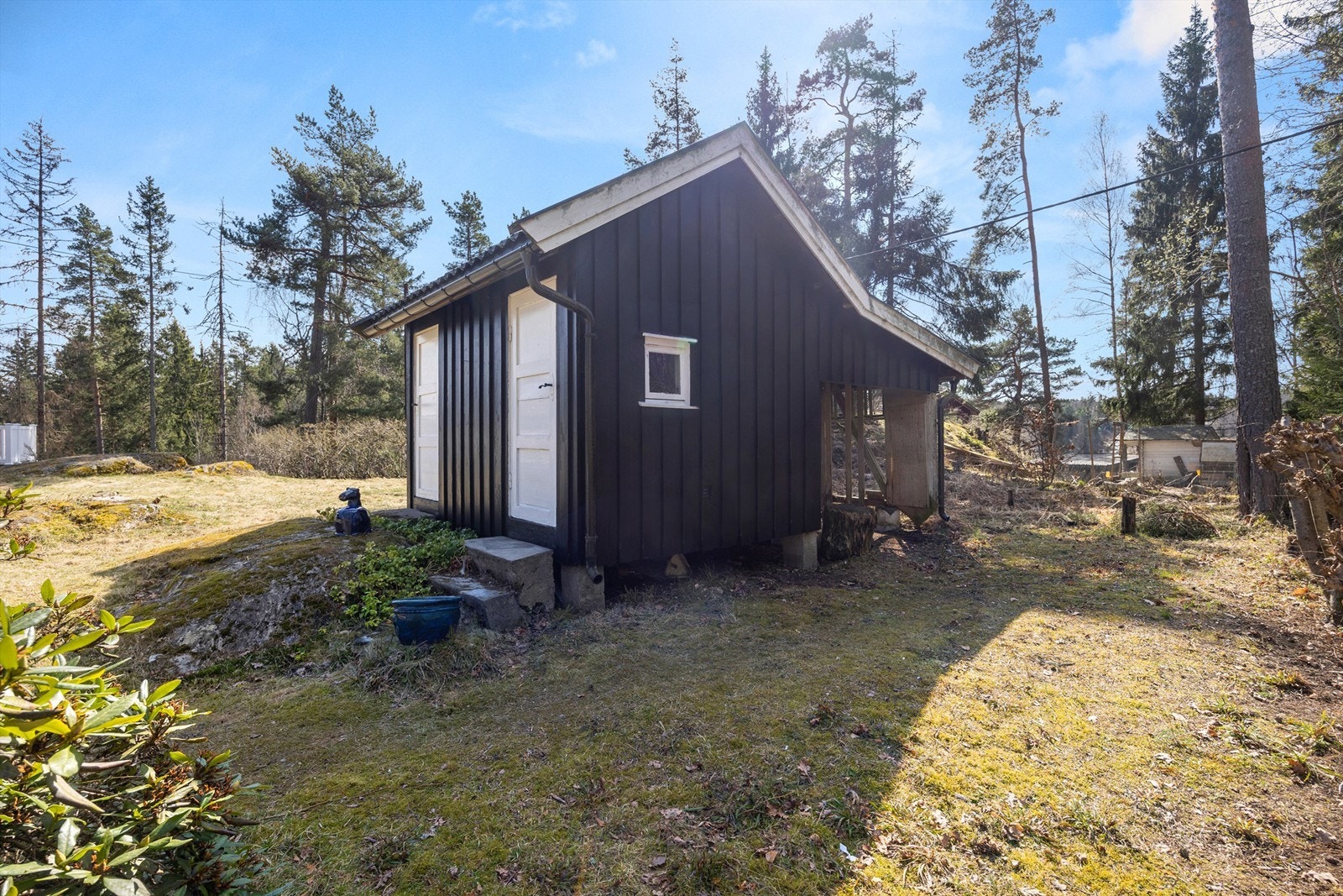 Uthus med lagringsplass Galleribilde