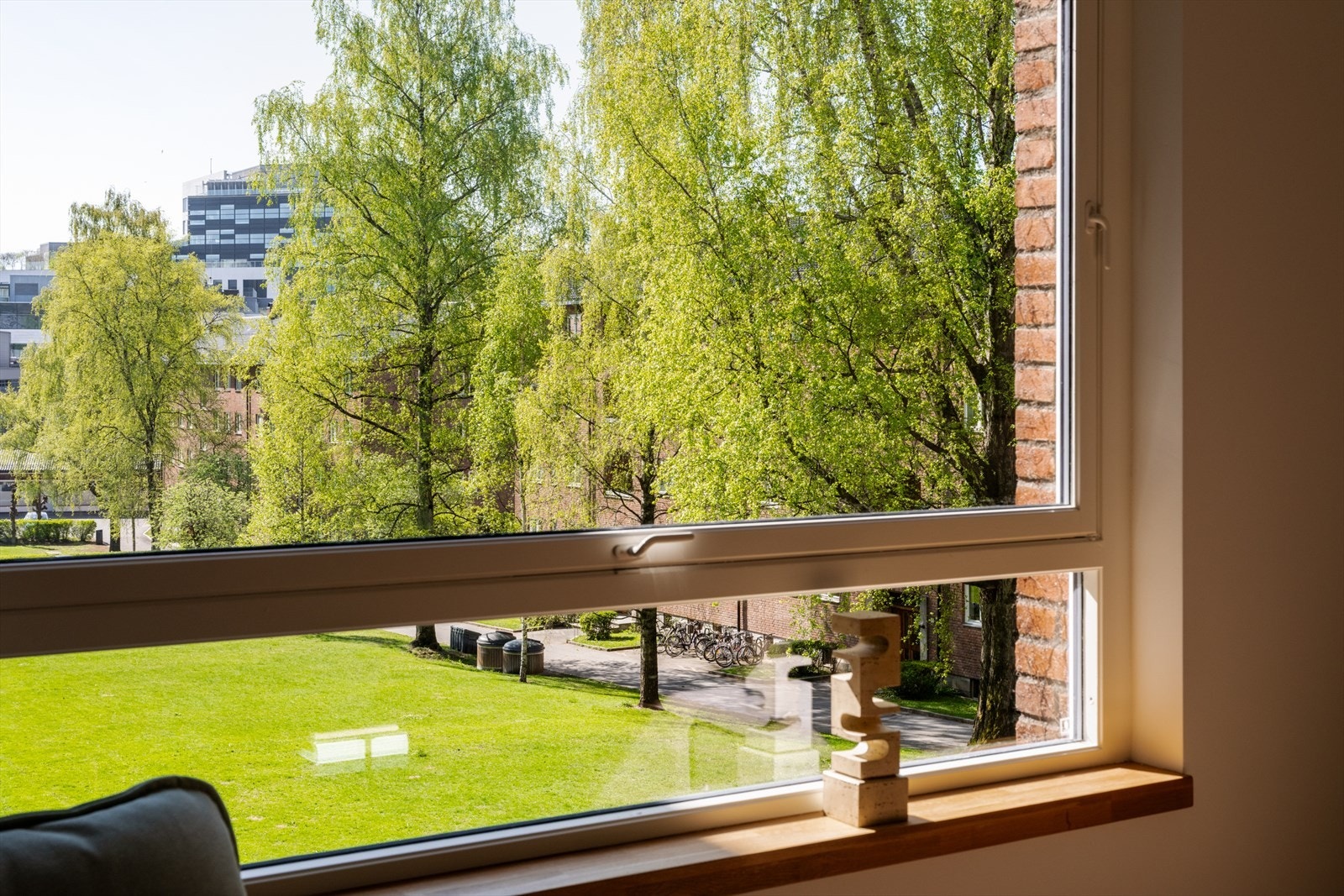 Hoff Terrasse omtales som den grønne lungen på Ullern og har rikelig med grønne områder. Galleribilde