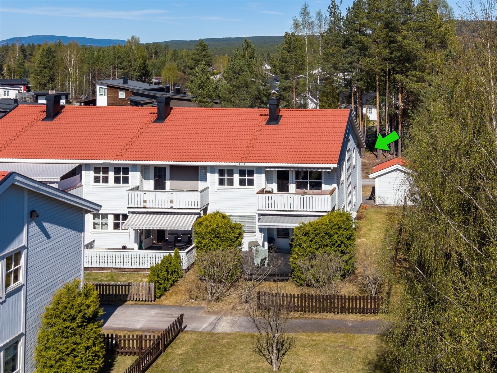 Velkommen til Tømmervegen 1 D, en lun, fresh og lettstelt 3-roms leilighet med sentral beliggenhet! Galleribilde