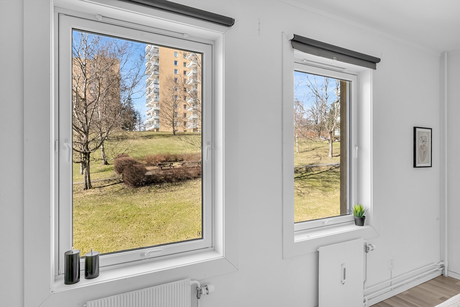 Hovedsoverommet har en hyggelig utsikt mot fellesarealer. Galleribilde