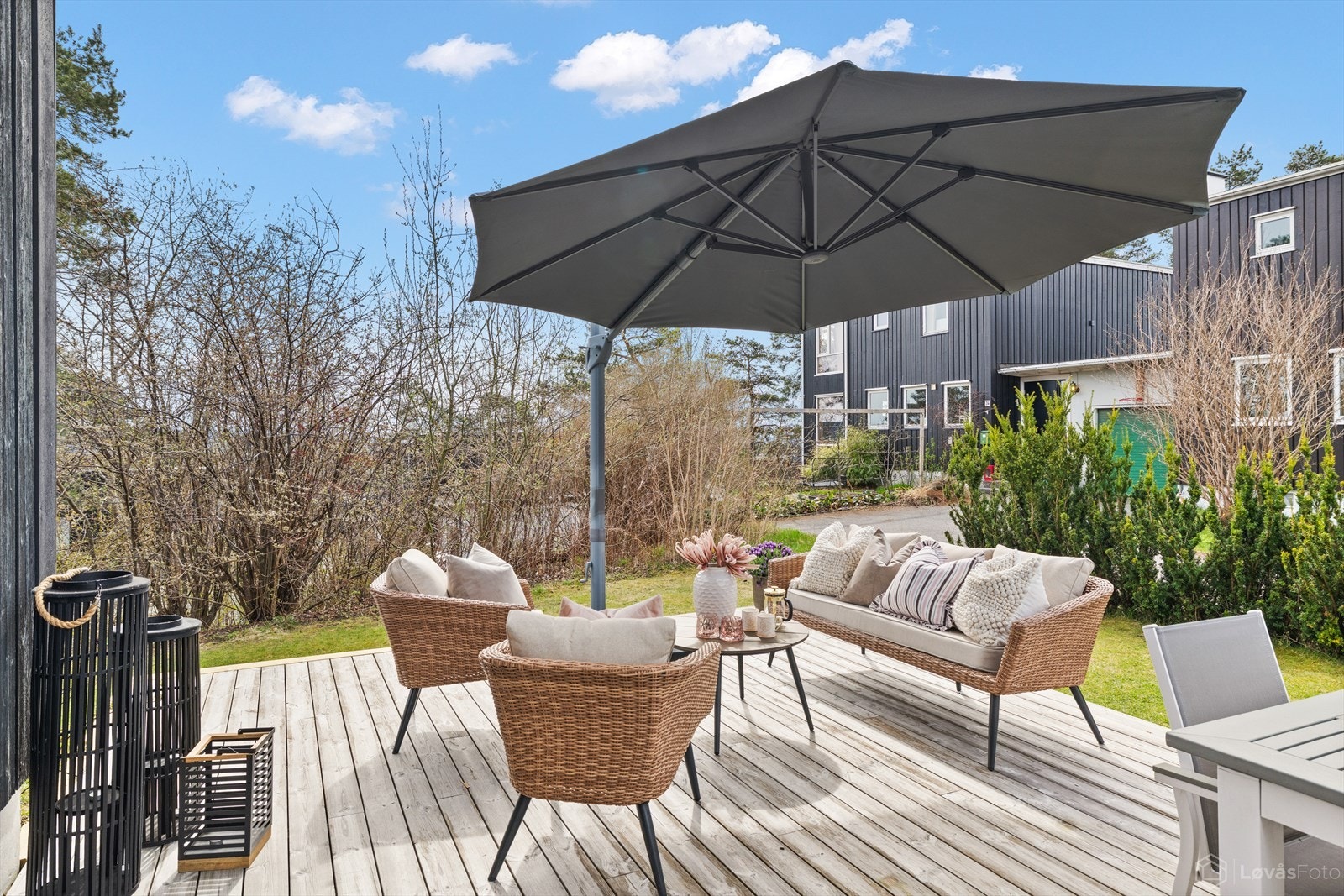 Innbydende terrasse med fine solforhold. Galleribilde