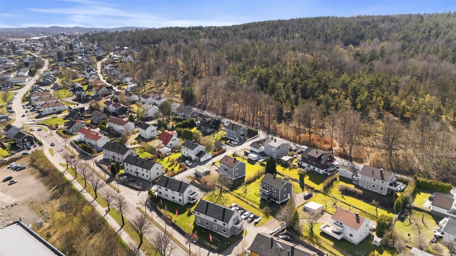 Eiendommen ligger sentralt til i et attraktivt og veletablert boligområde i Tønsberg. Galleribilde