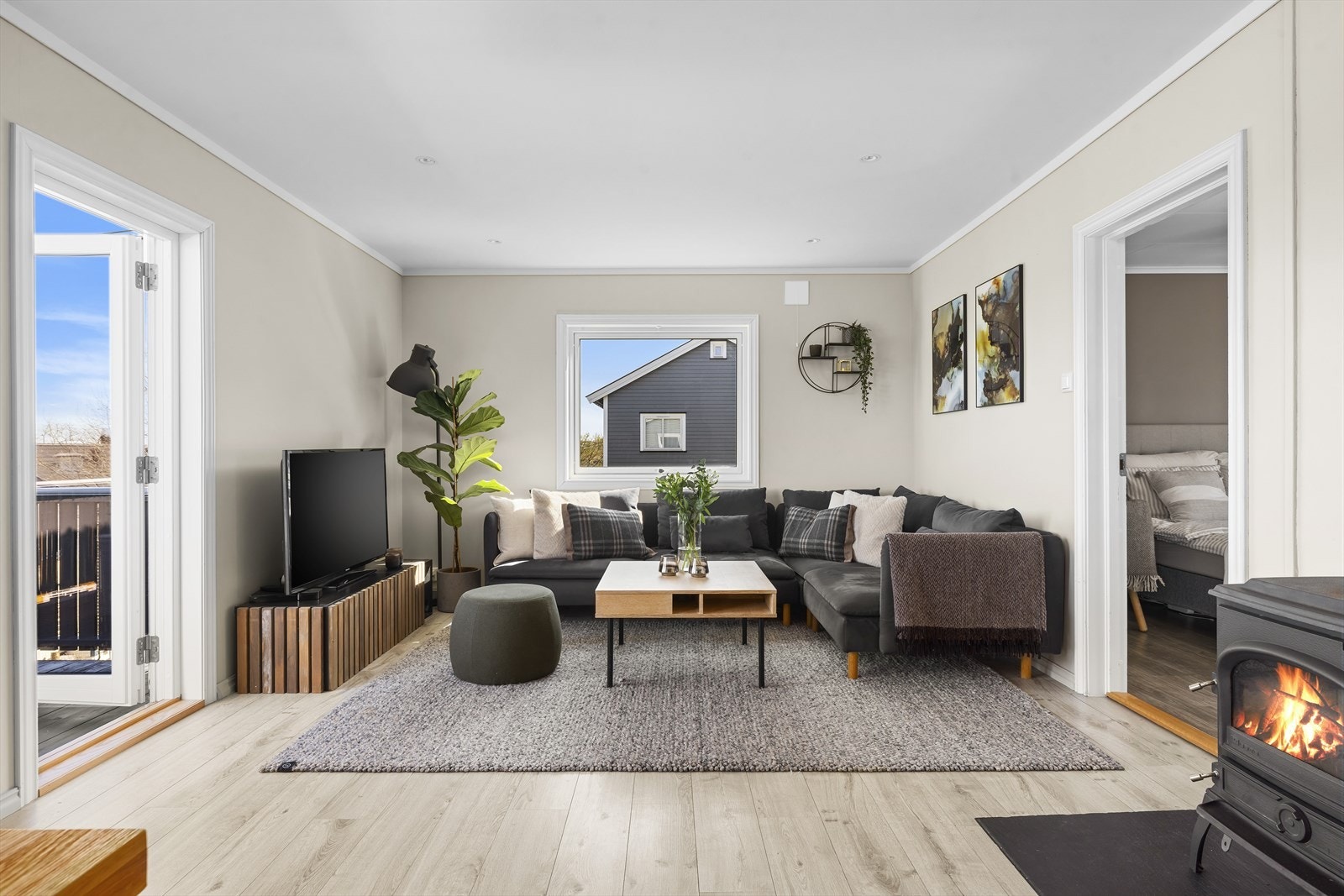 Nordvik Eiendomsmegling v/Caroline Wivestad ønsker deg velkommen til Solveien 9B. Foto: Mats Lønne, A7 Media Galleribilde