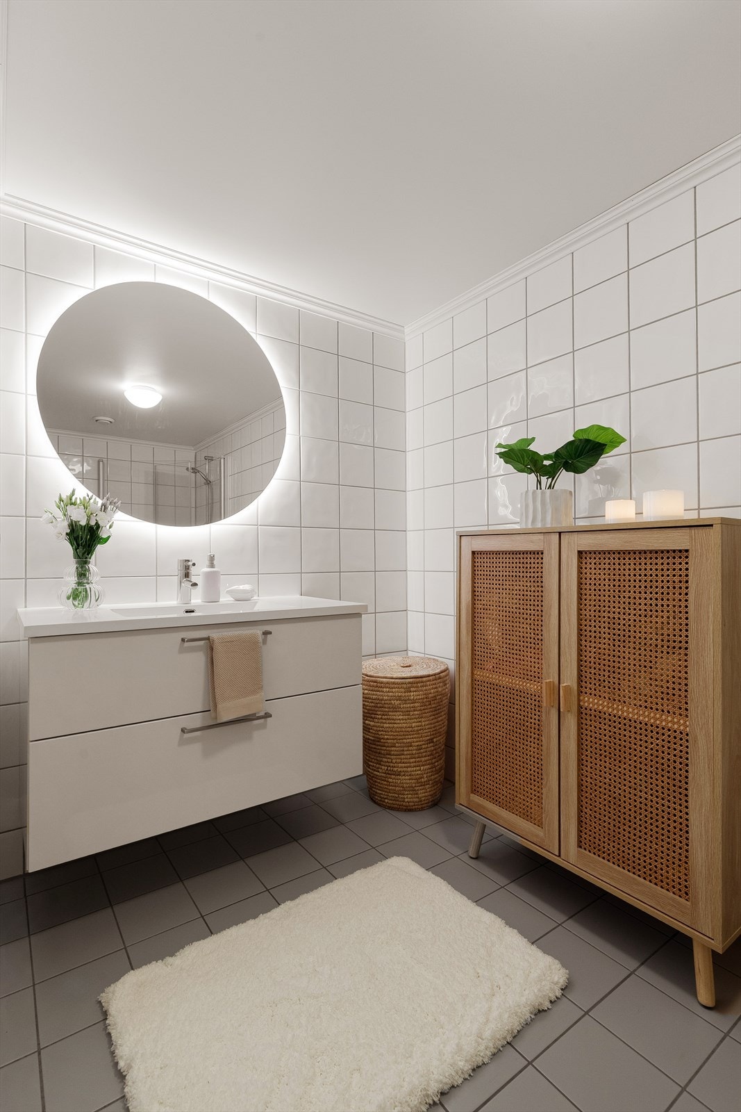 Leiligheten har både bad og vaskerom Galleribilde