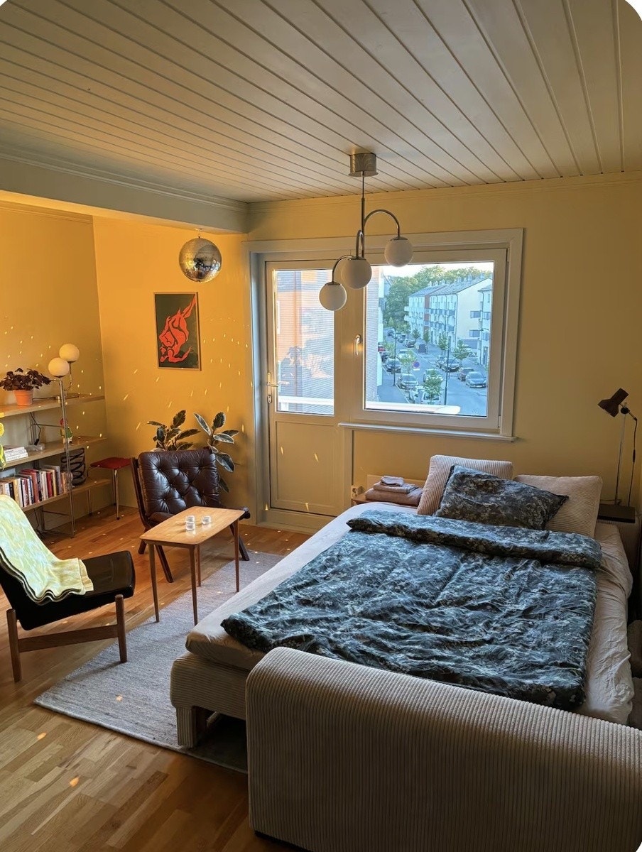 De fleste møbler kan følge med etter ønske og sofaen kan enkelt gjøres om til en sovesofa for gjester. Galleribilde