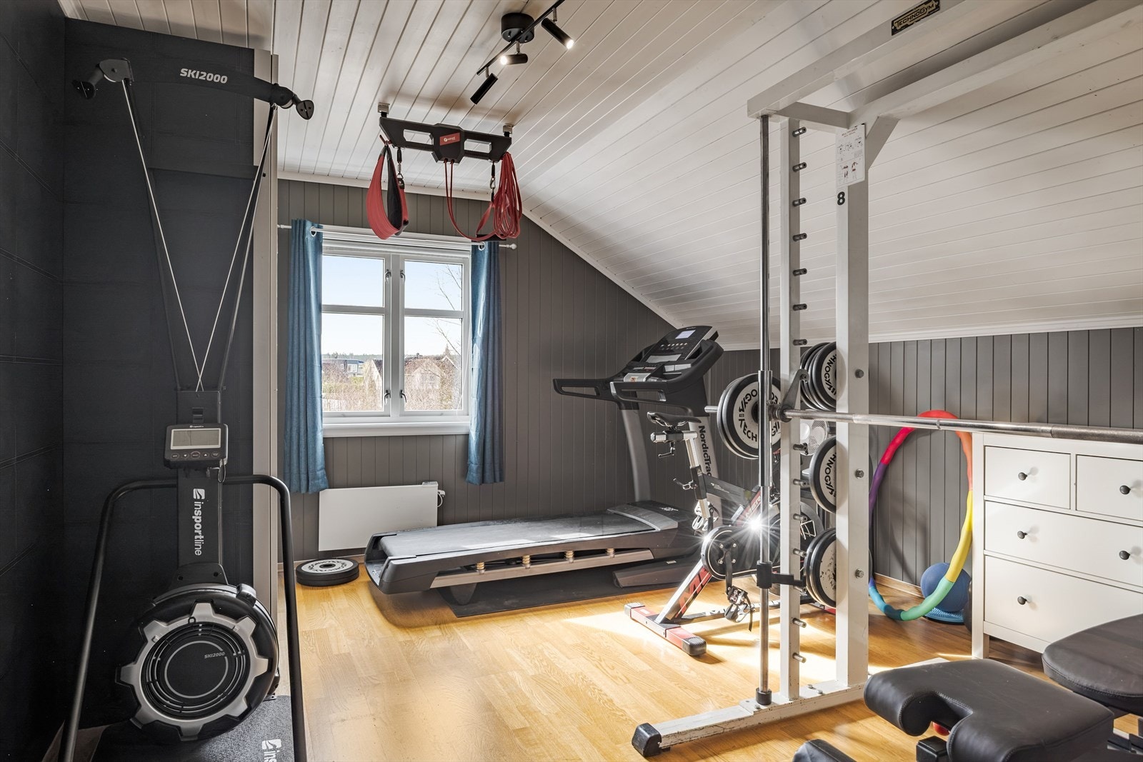 Soverom 5 som ligger i 2. etasje er i dag innredet som et treningsrom. Galleribilde