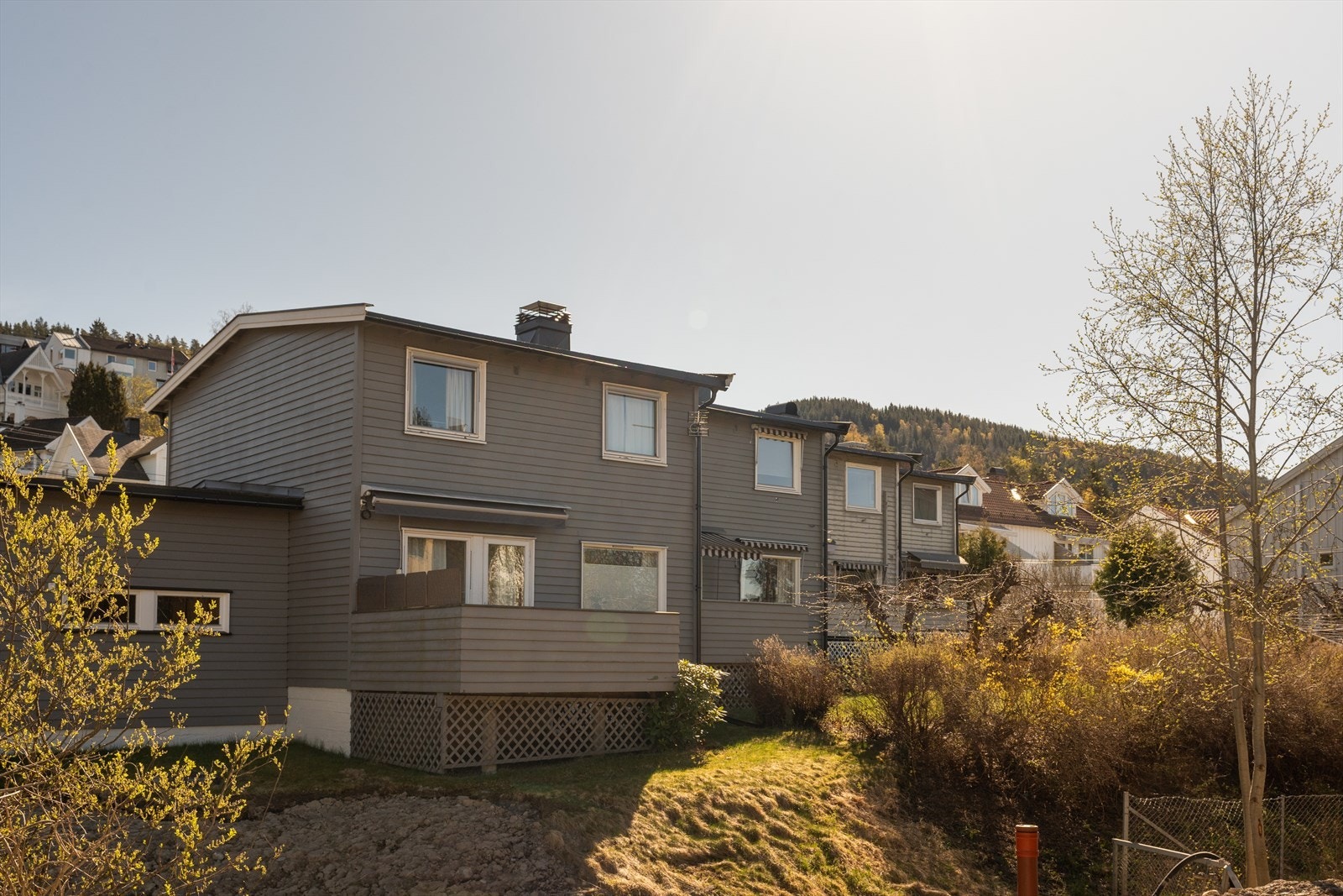 Det er kort gangavstand til Maridalsvannet og Langsetløkka, der man til fots eller sykkel finner lysløype og flotte turveier Galleribilde