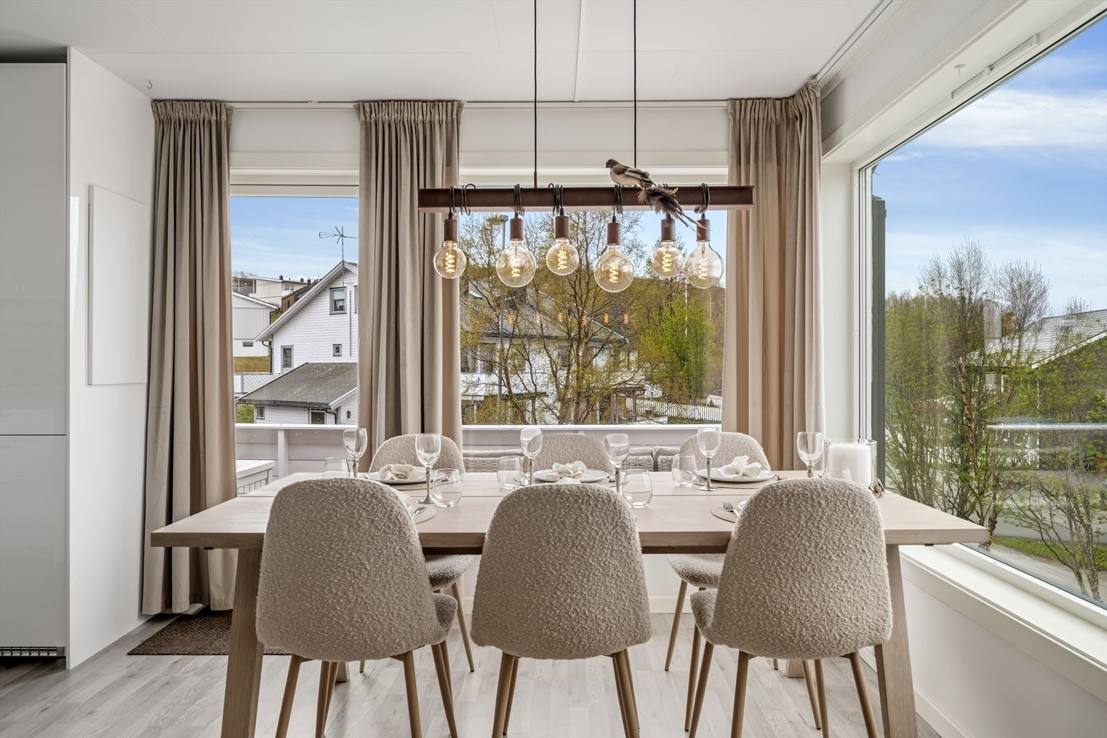 Her er det god plass til å samle familie og venner. Galleribilde