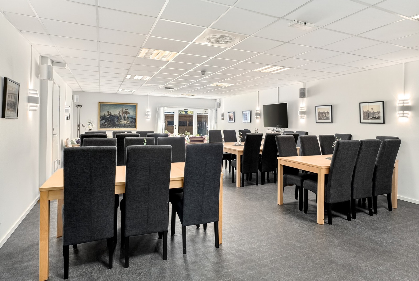 Storstuen som brukes ved felles arrangement for beboerne, eller som hver enkelt beboer kan benytte dersom man skal ha selskap. Galleribilde