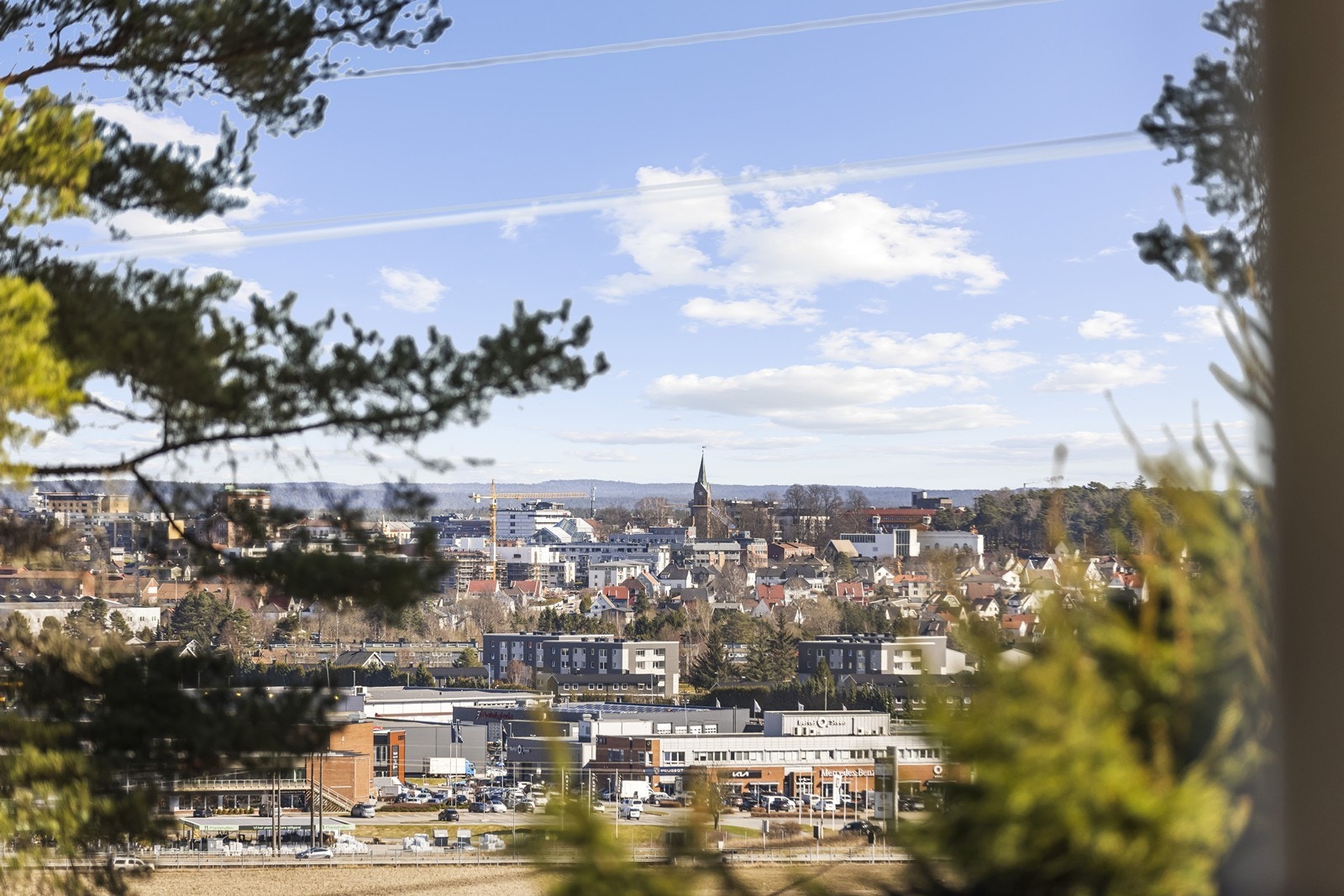 Nærområdet byr på en blanding av boligbebyggelse og servicetilbud. Galleribilde