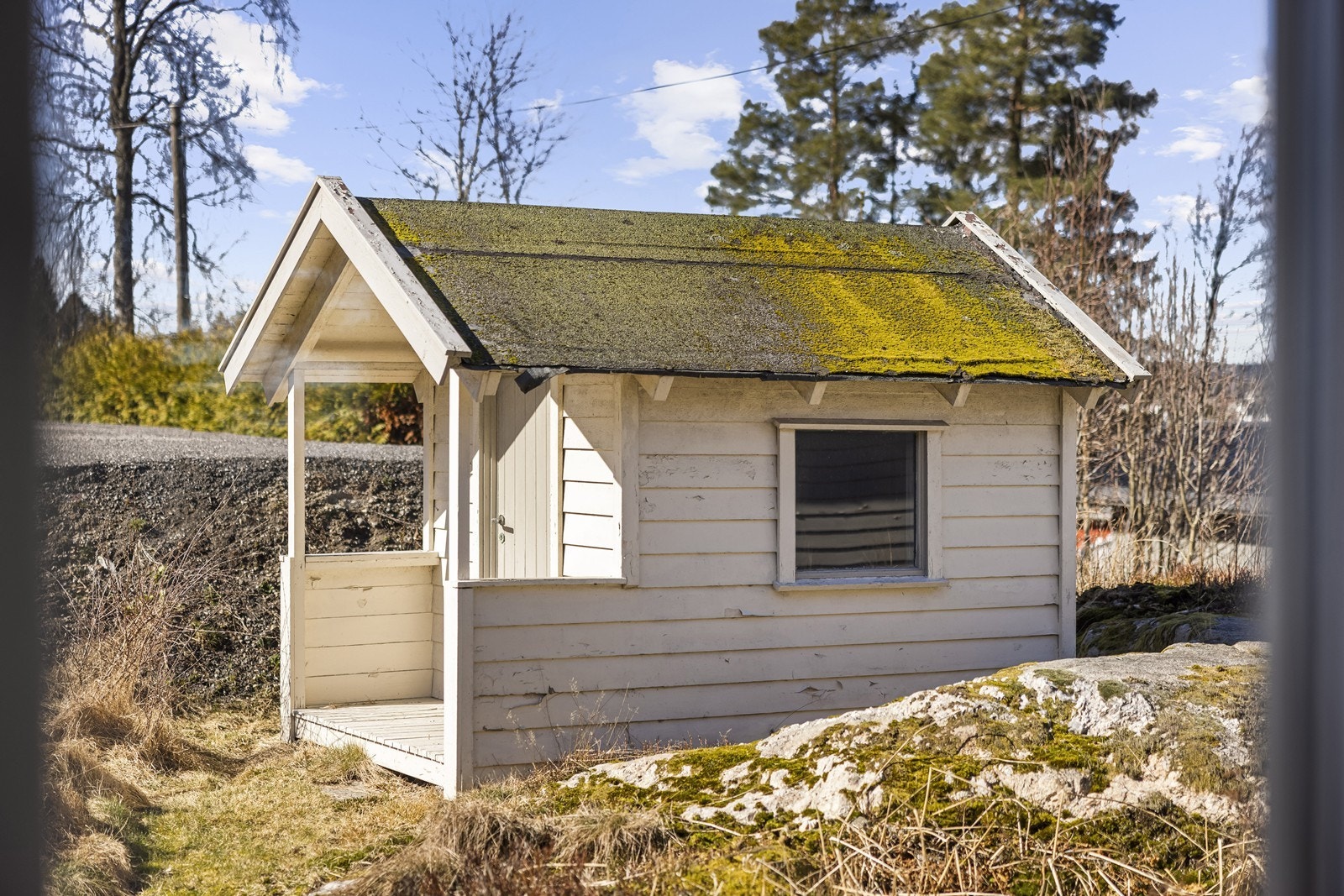 På tomten er det også et lite lekehus. Galleribilde