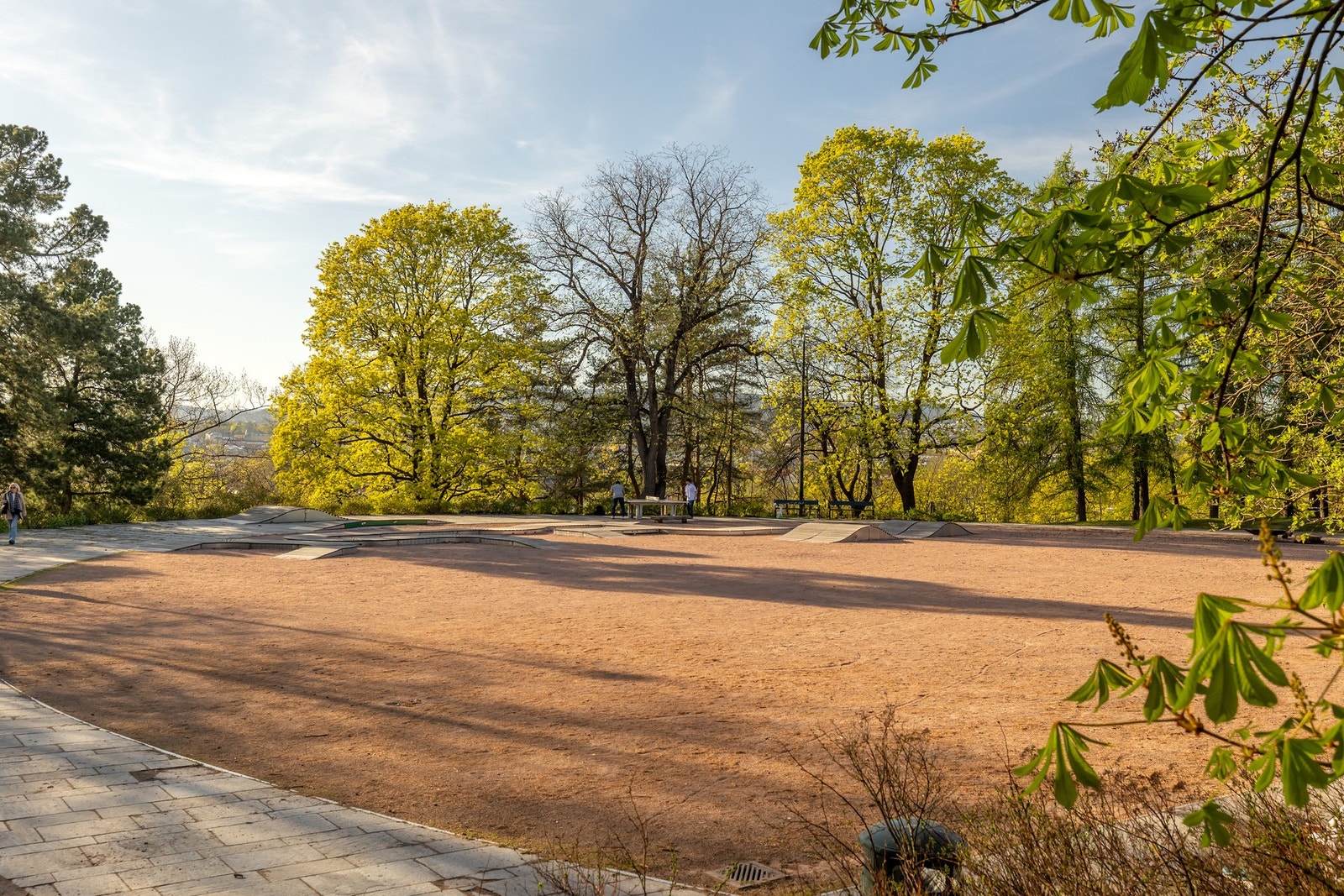 I tillegg til å være nær hovedstadens sentrum, er det kort vei til flotte tur- og rekreasjonsområder i Kampenparken, Tøyenparken og Botanisk Hage Galleribilde