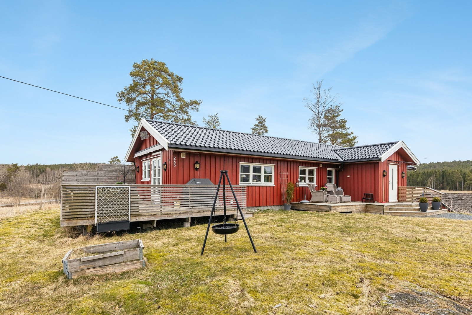 Kårboligen fremstår som total ombygget og restaurert. Det er nytt el-anlegg og sanitær anlegg i huset. Galleribilde