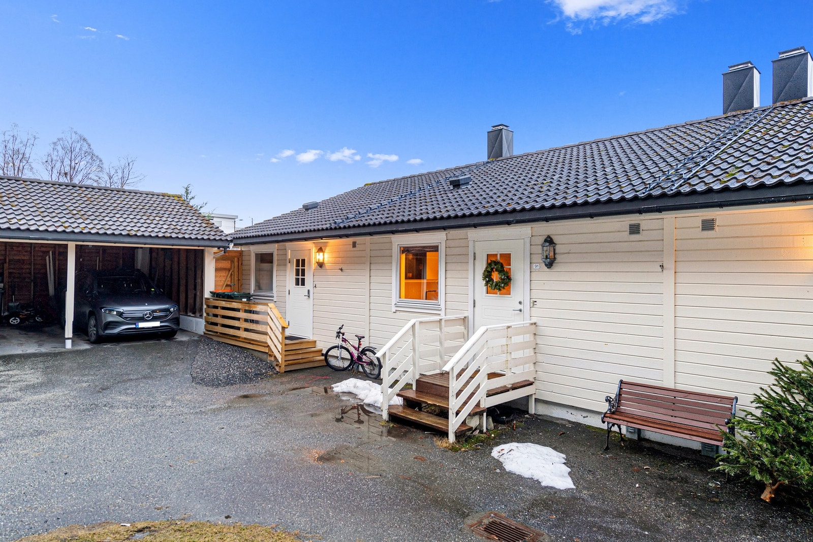 Det medfølger plass i carport. Galleribilde