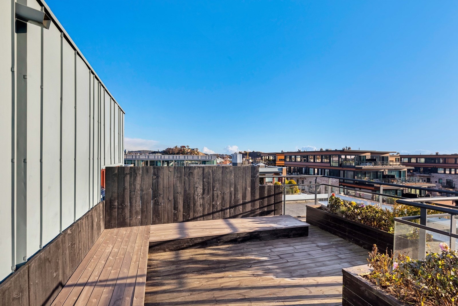 Felles takterrasse i sameiet med fantastiske sol og utsiktsforhold Galleribilde