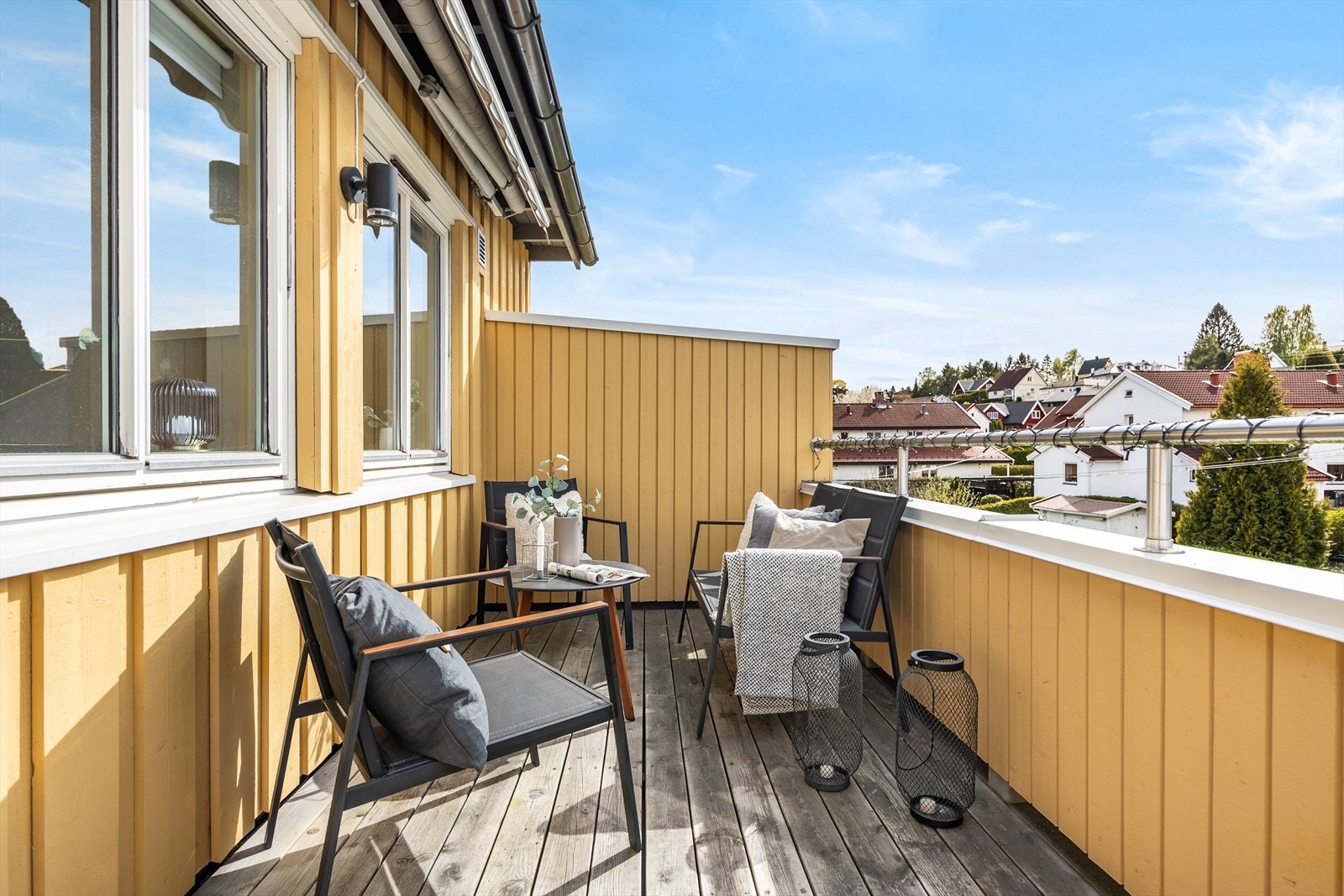 Her er det god plass til utemøblement, grill og beplantning. Galleribilde