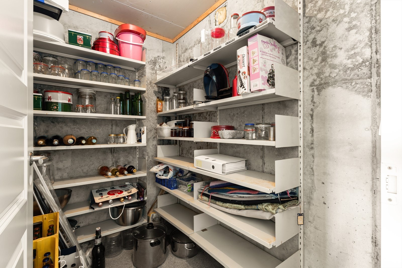 Godt med oppbevringsplass i bod. Galleribilde