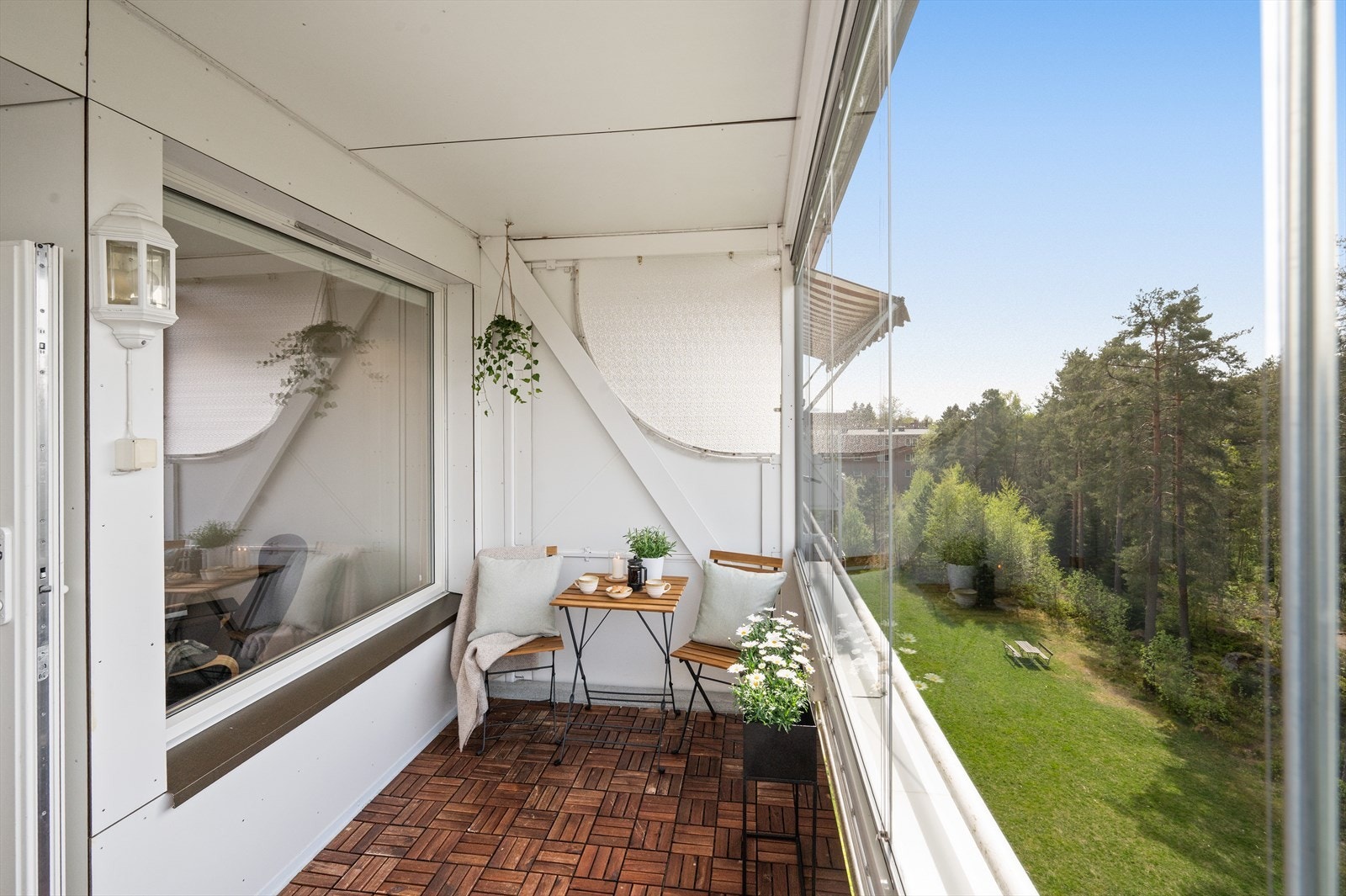 Her er det fin plass til balkongmøbler og grill. Galleribilde