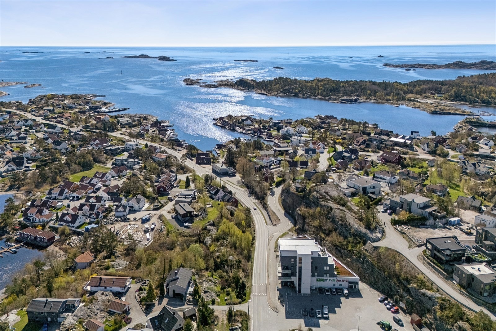 Det er ingen boplikt på eiendommen, noe som gir stor fleksibilitet for kjøper. Galleribilde