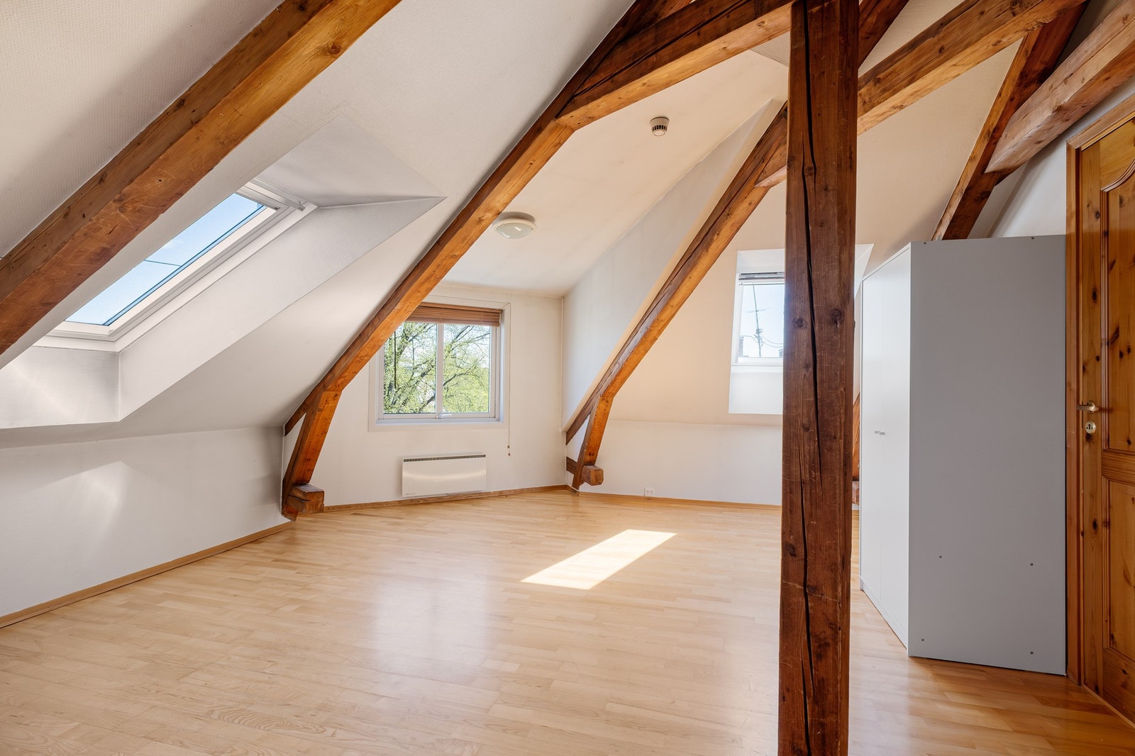 Innvendig byr leiligheten på en lys og luftig planløsning. Galleribilde