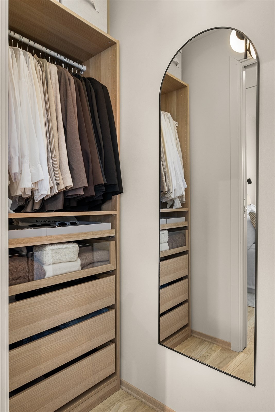 Den svært praktiske boden er i dag i bruk som walk-in. Galleribilde